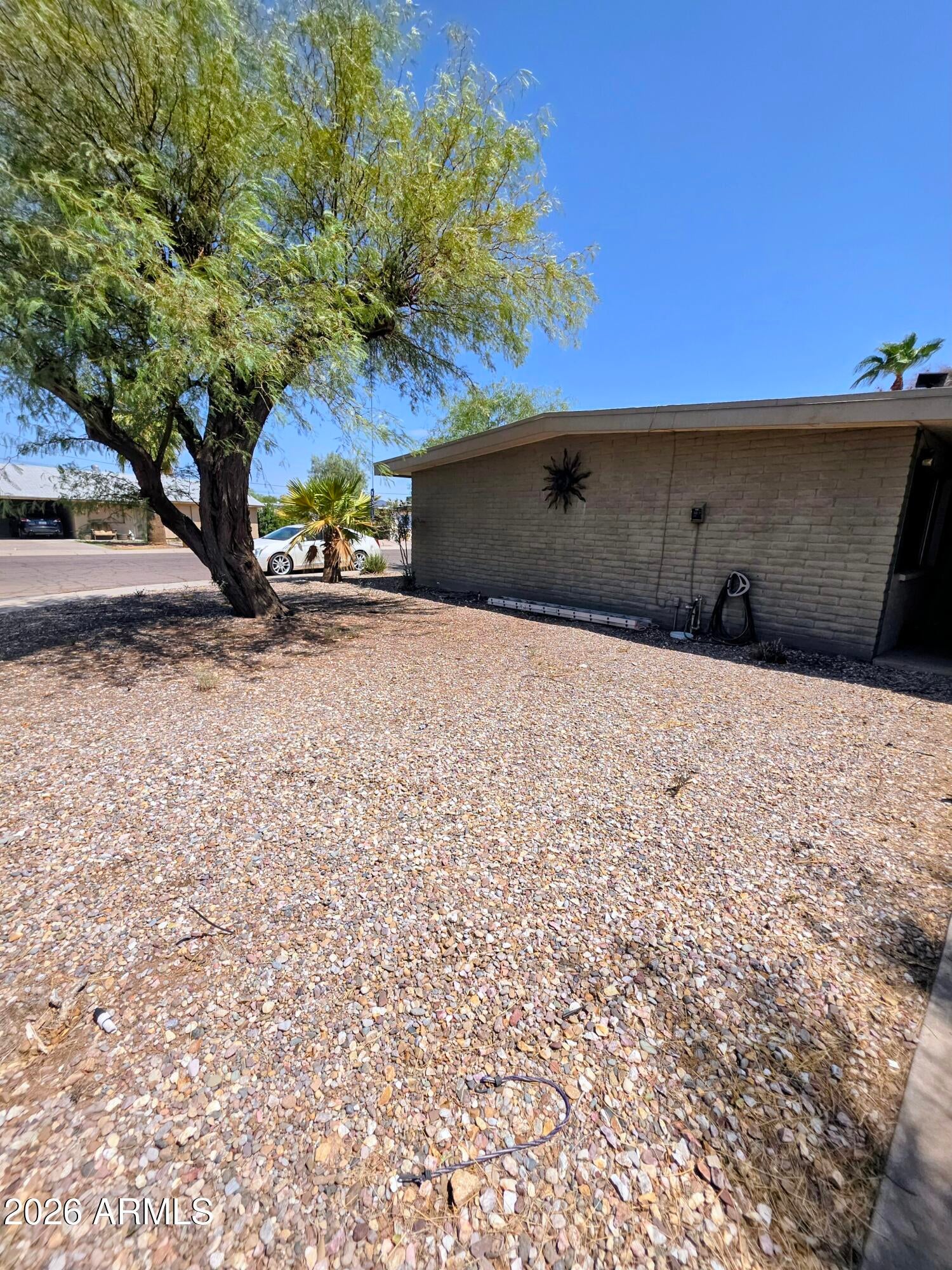 725 E BRENDA Drive