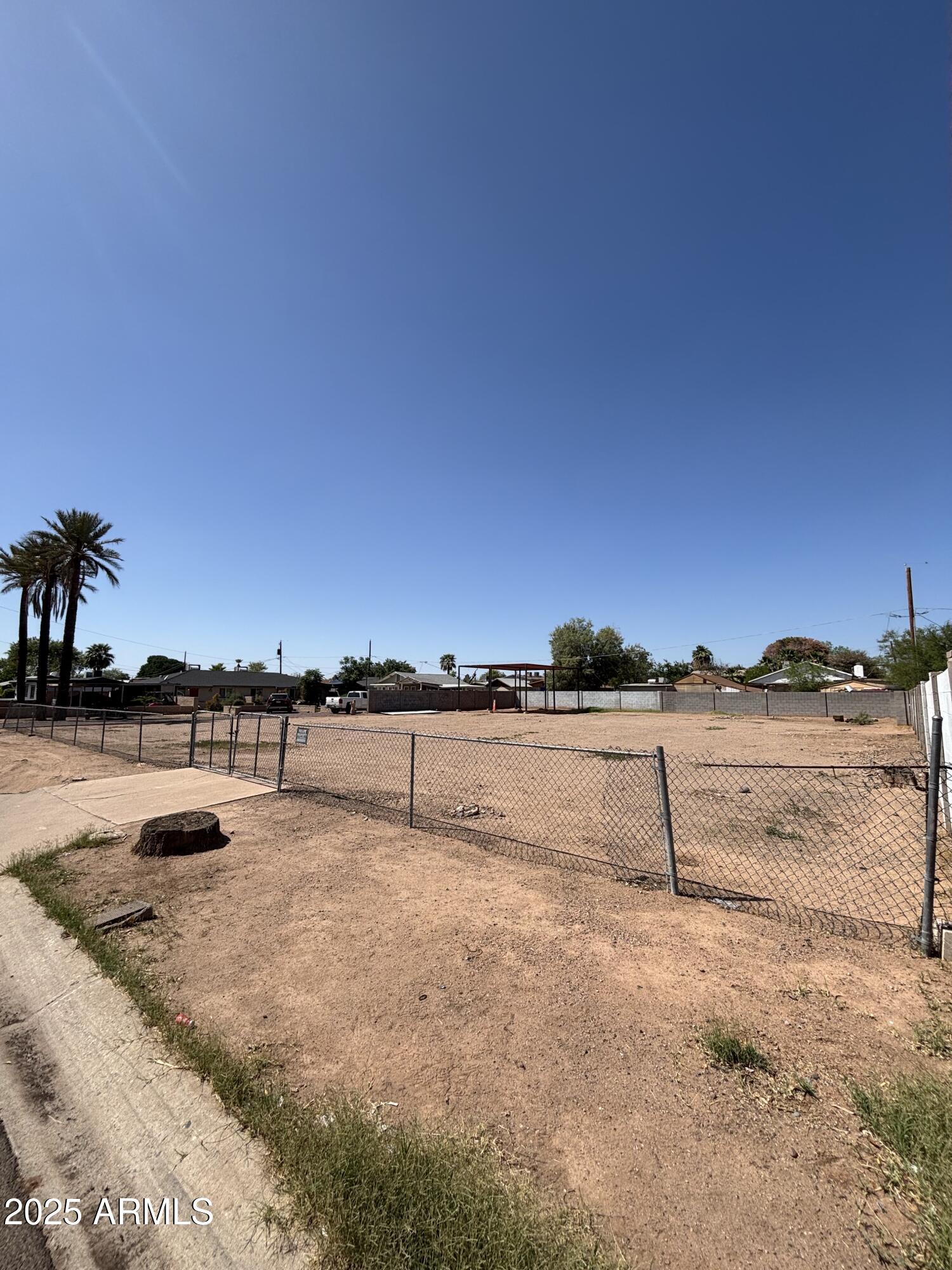 2950 E GRANADA Road -