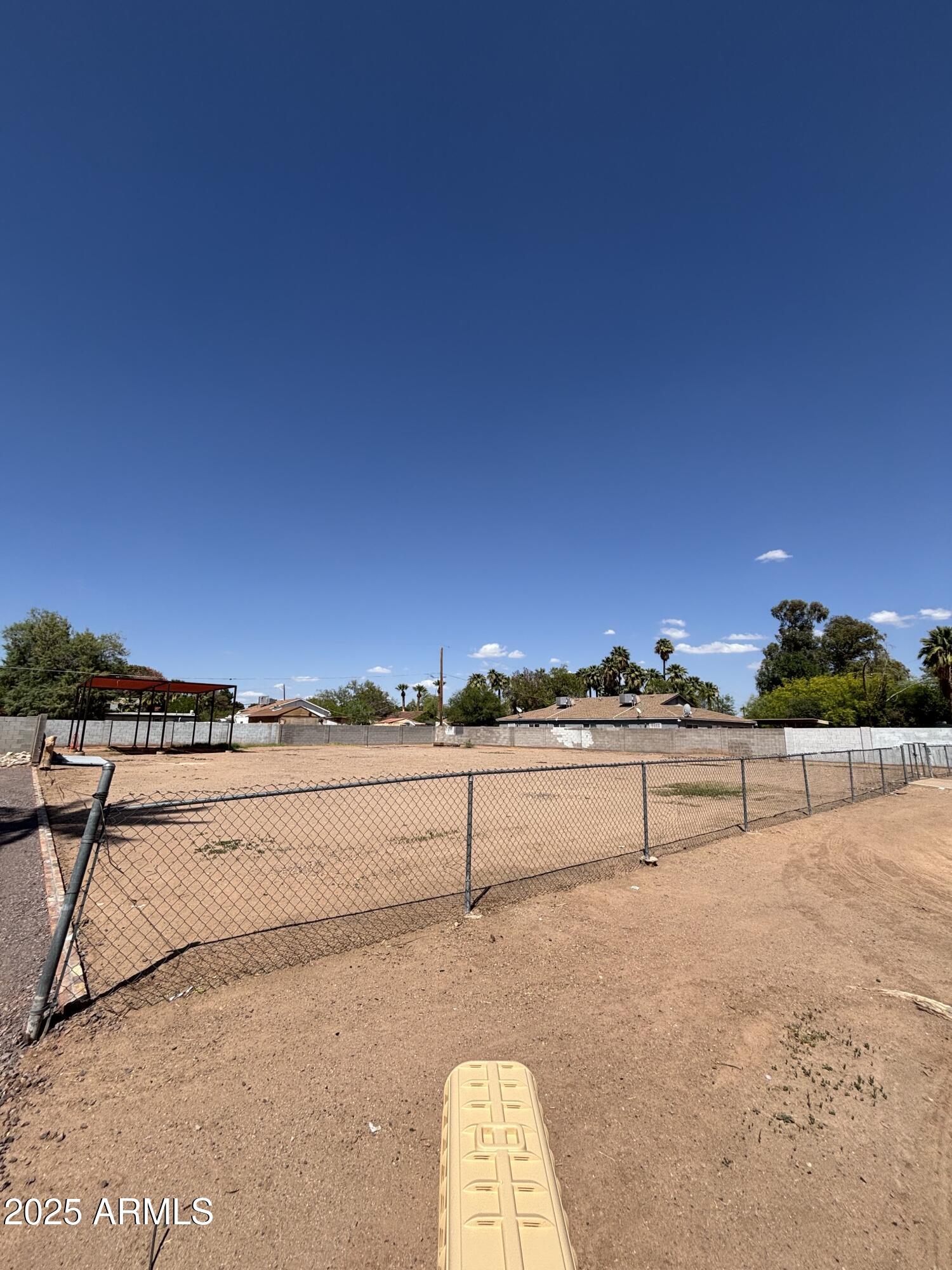 2950 E GRANADA Road -