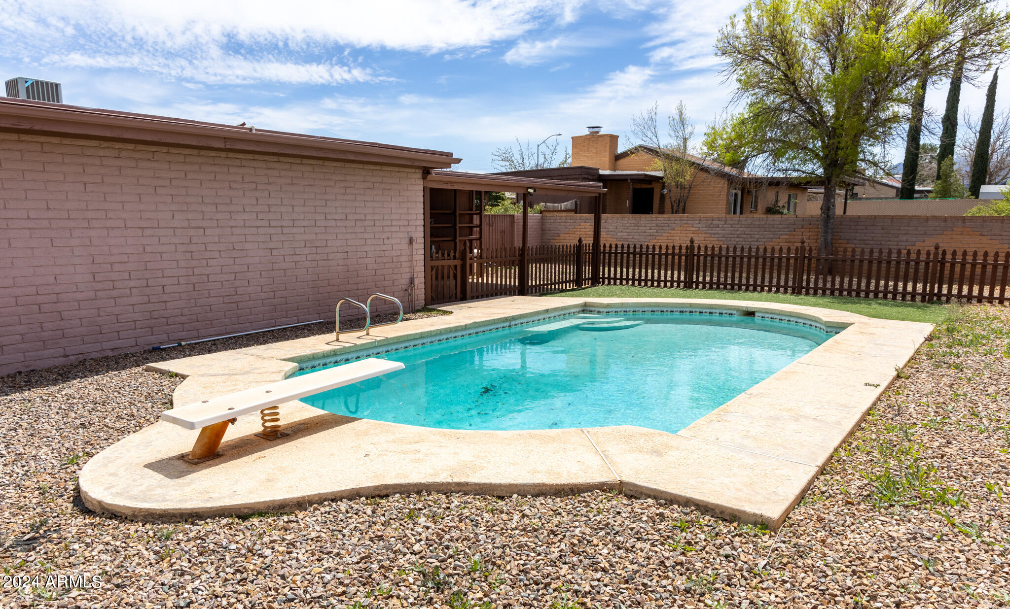THE MEADOWS - Residential