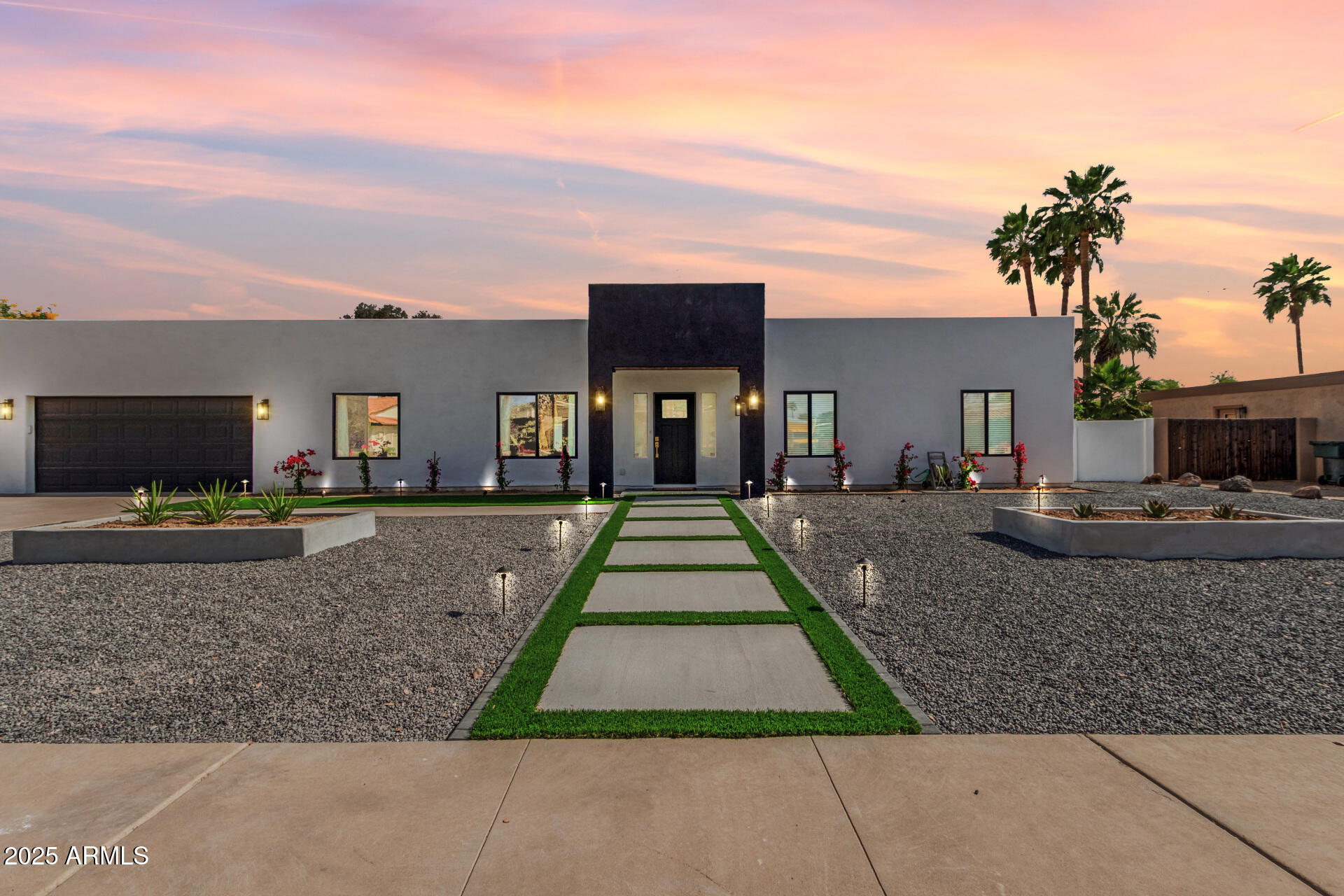 6539 E SHARON Drive