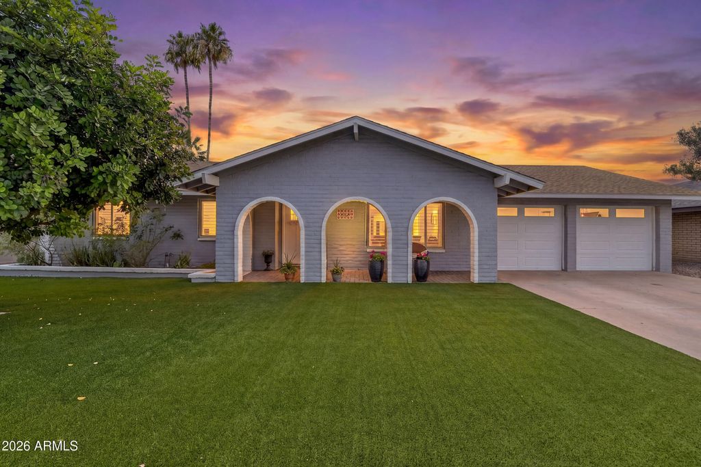 Photo of 418 W Jasper Drive W, Chandler, AZ 85225 (MLS # 7026077)