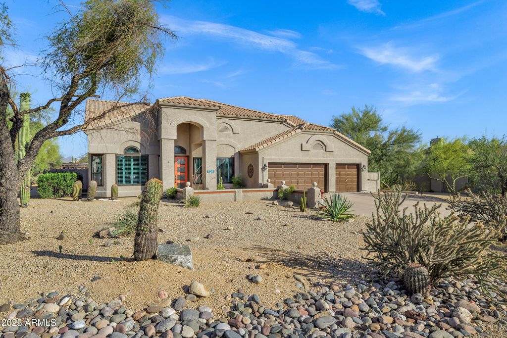 Photo of 26475 N Wrangler Road, Scottsdale, AZ 85255 (MLS # 6879035)