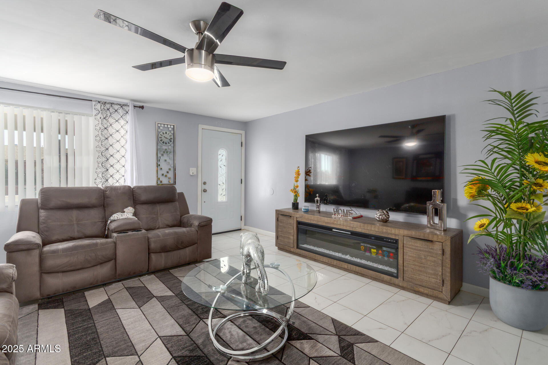 7136 W WESTVIEW Drive