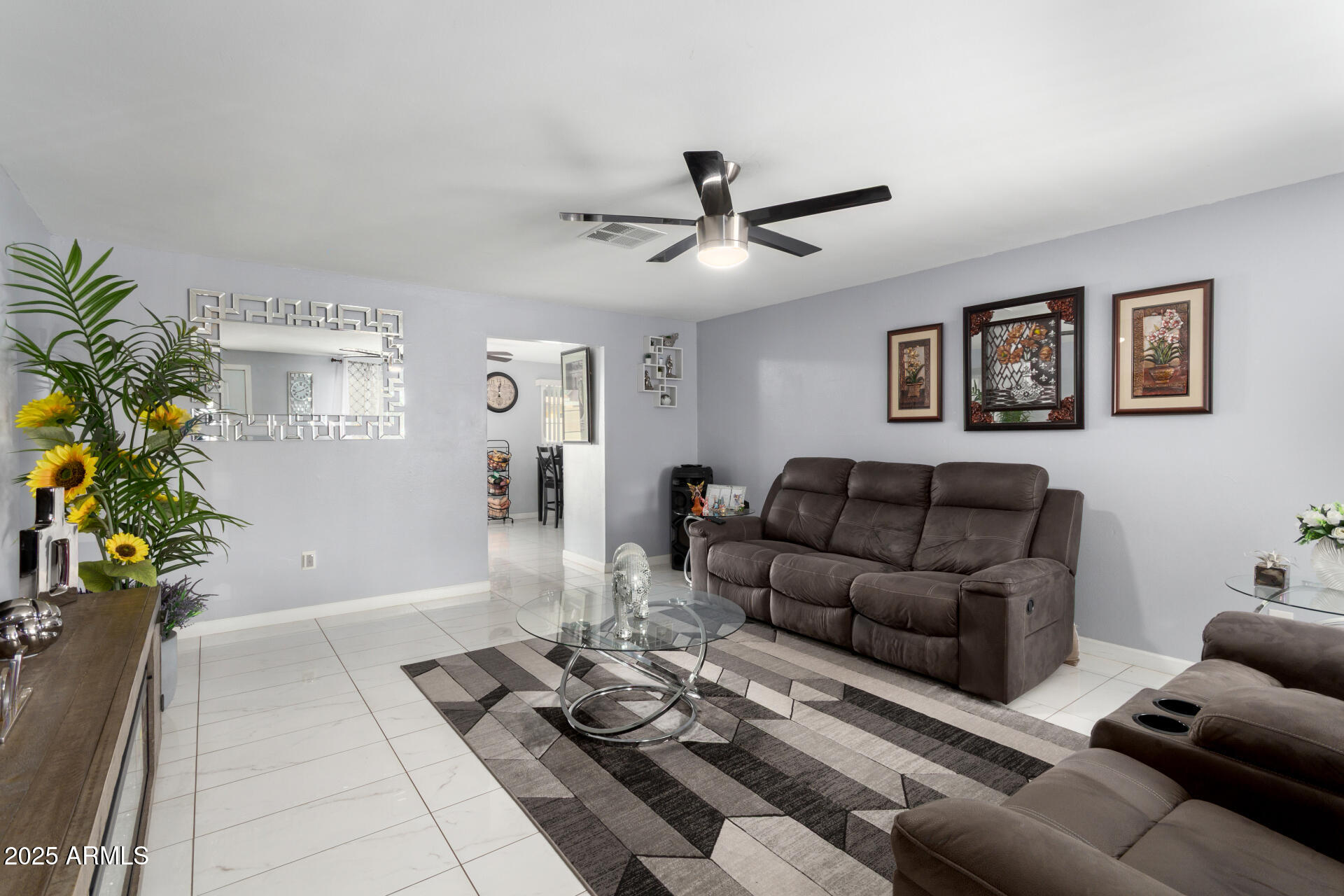 7136 W WESTVIEW Drive