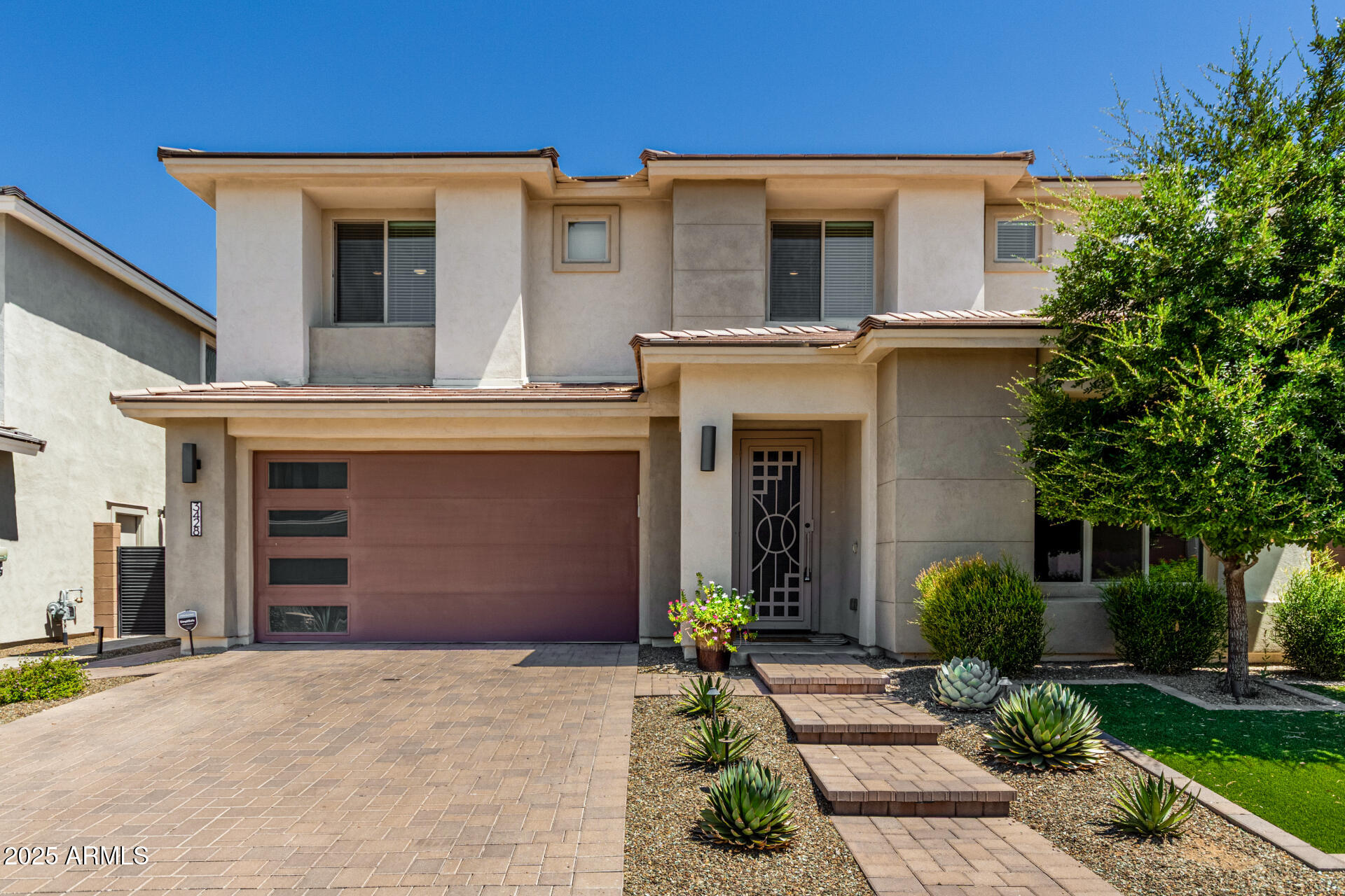 3428 E LOUISE Drive