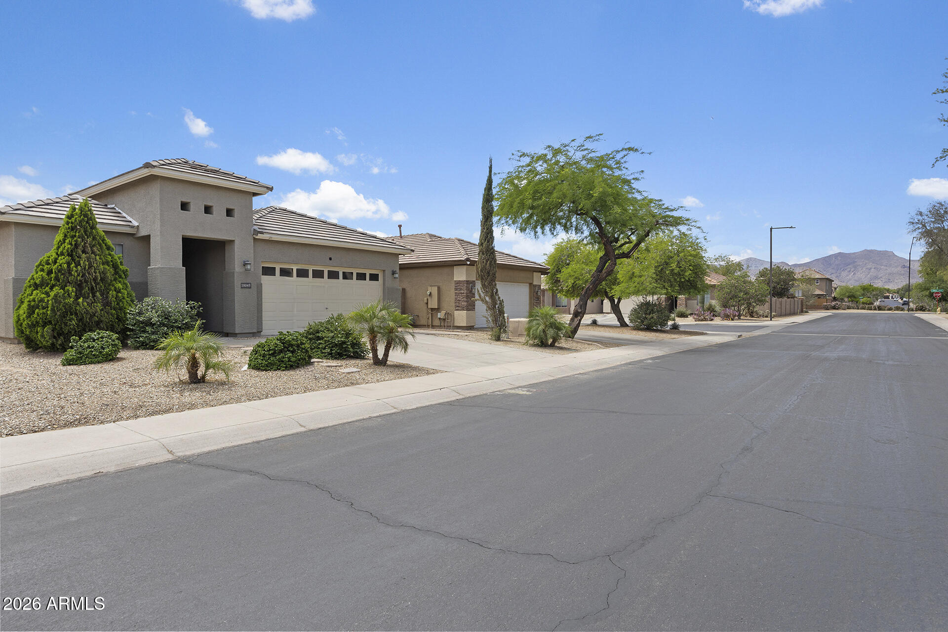 18045 W SUNNYSLOPE Lane