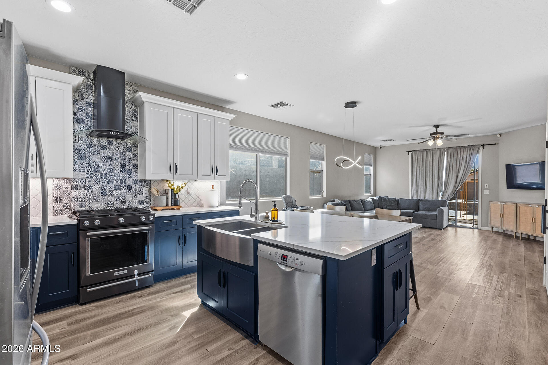 18045 W SUNNYSLOPE Lane