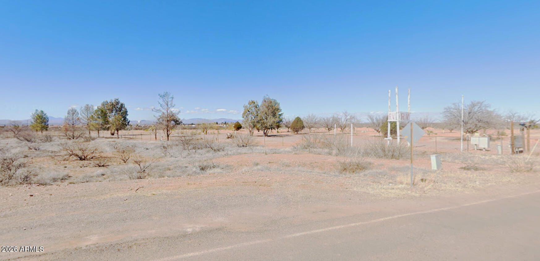 2086 E SADDLE GAP Circle