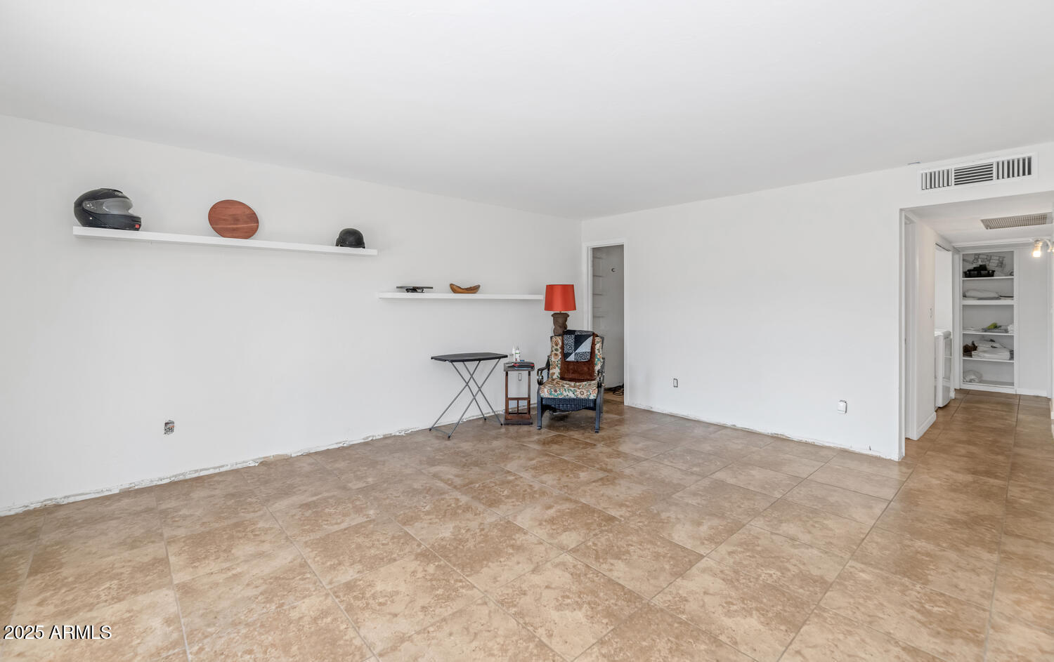 2119 N RECKER Road