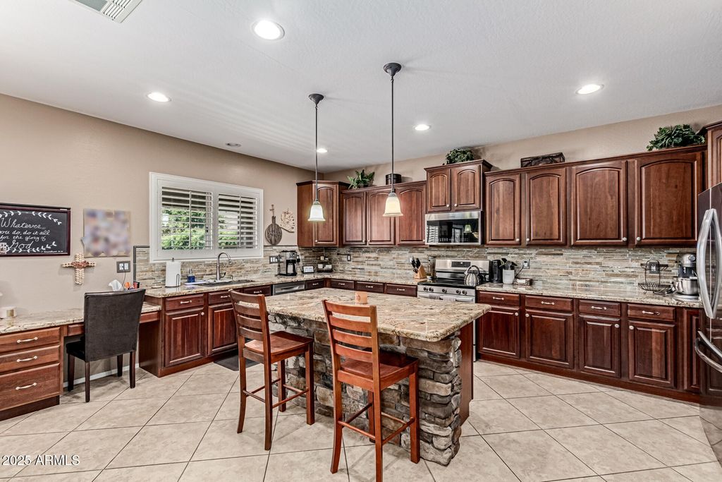Photo of 9561 W Frank Avenue, Peoria, AZ 85382 (MLS # 6929192)
