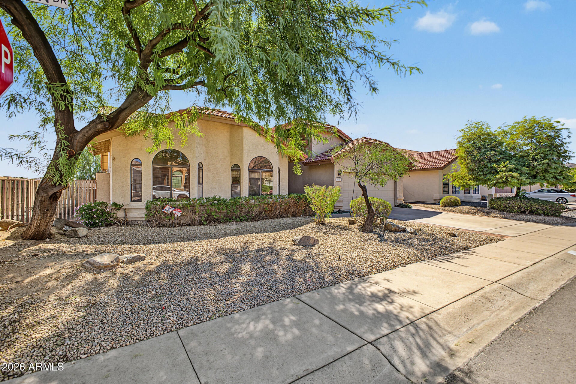 3711 E SUMMERHAVEN Drive