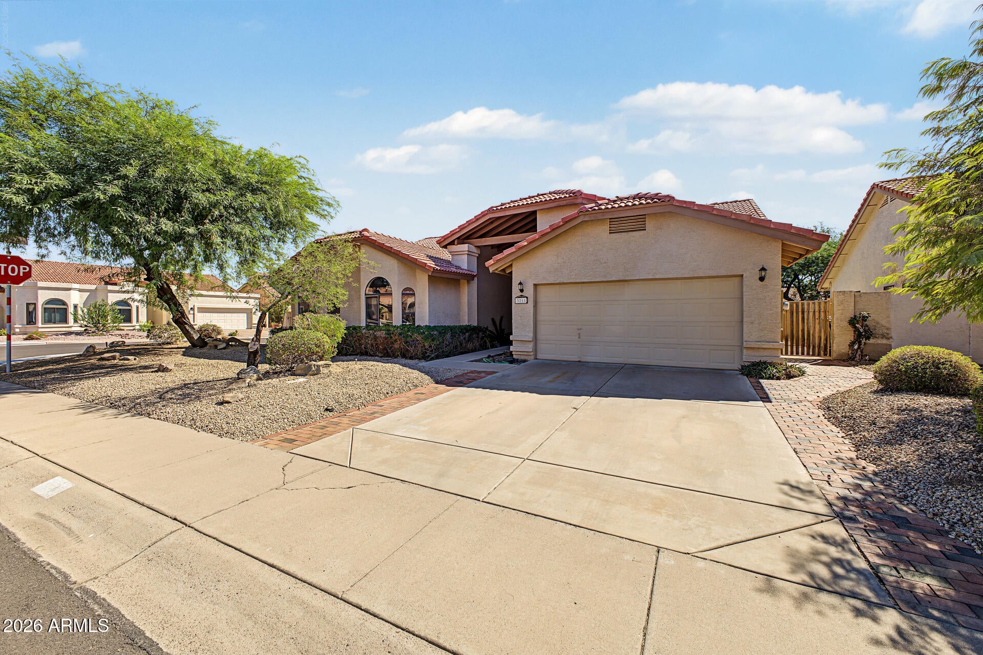 3711 E SUMMERHAVEN Drive