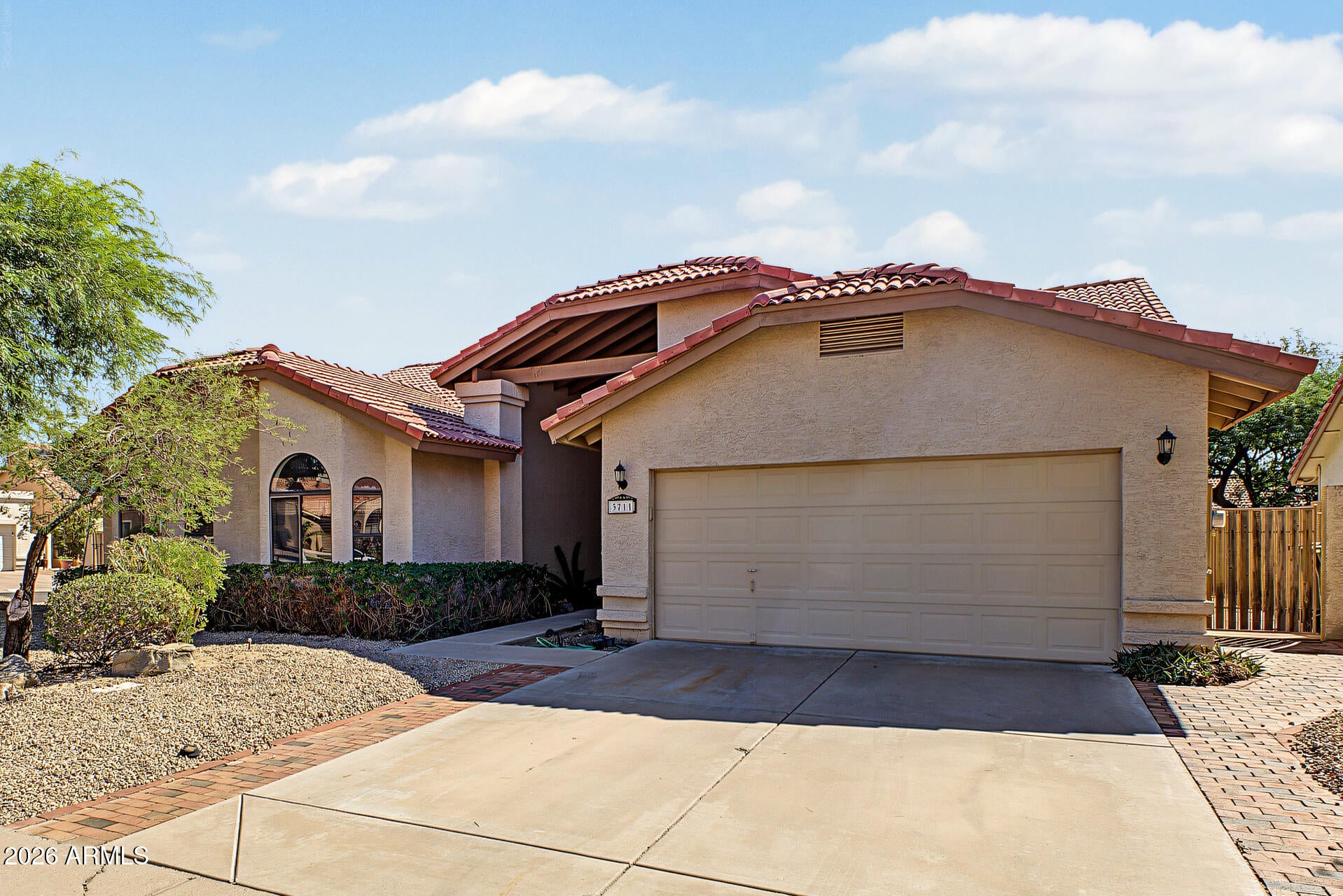 3711 E SUMMERHAVEN Drive