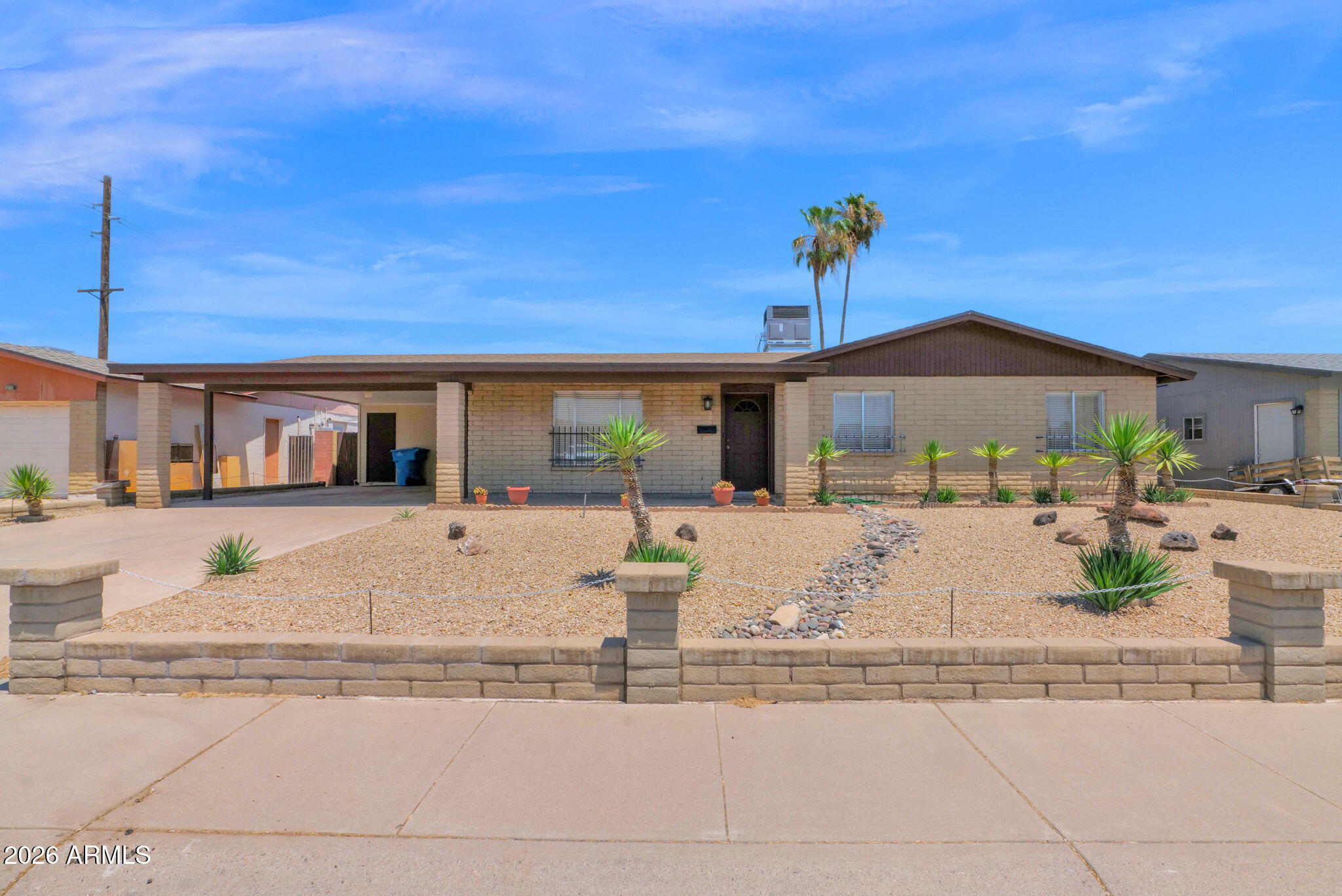 3852 W VOGEL Avenue