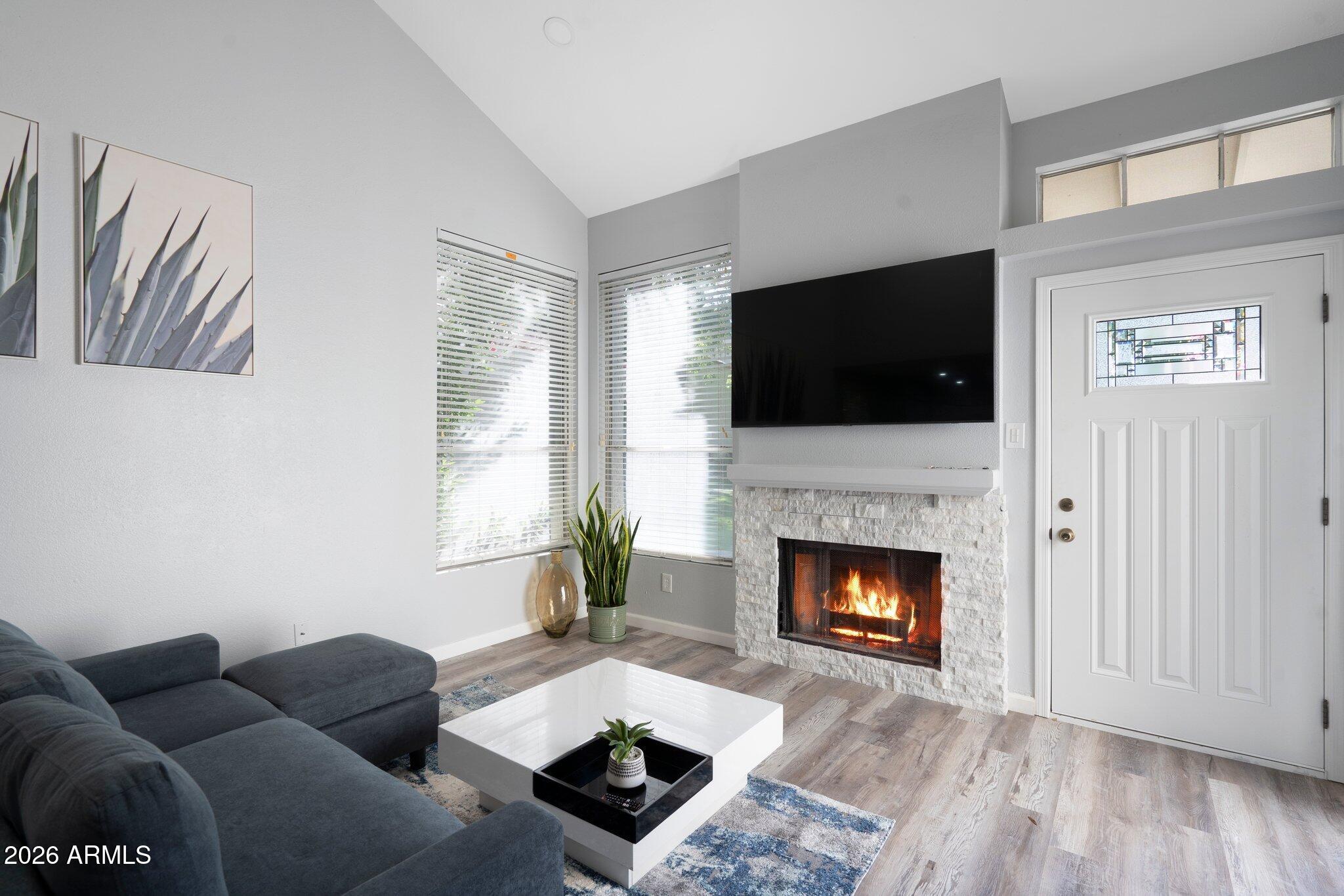 1717 E UNION HILLS Drive 1060