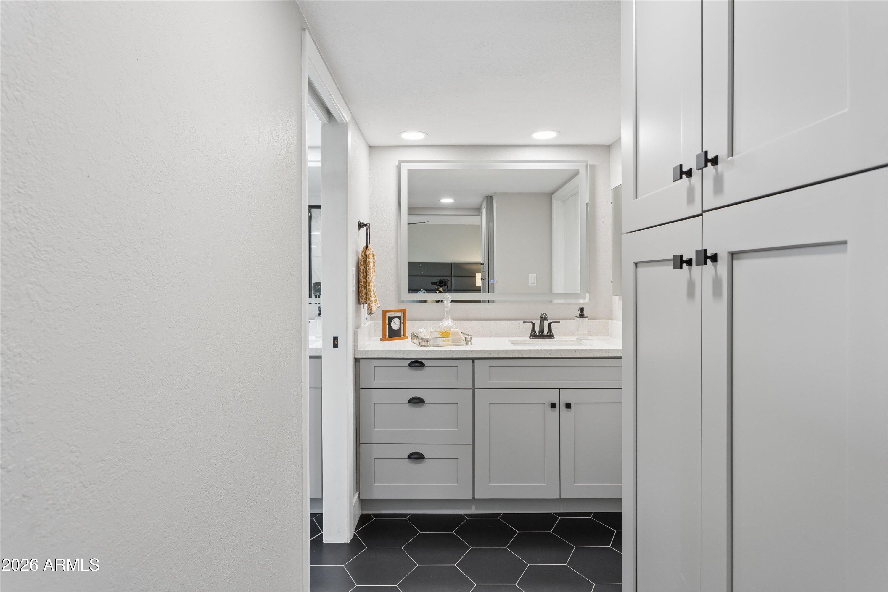 BOULDERS CAREFREE UNIT 1 REPLAT - Residential