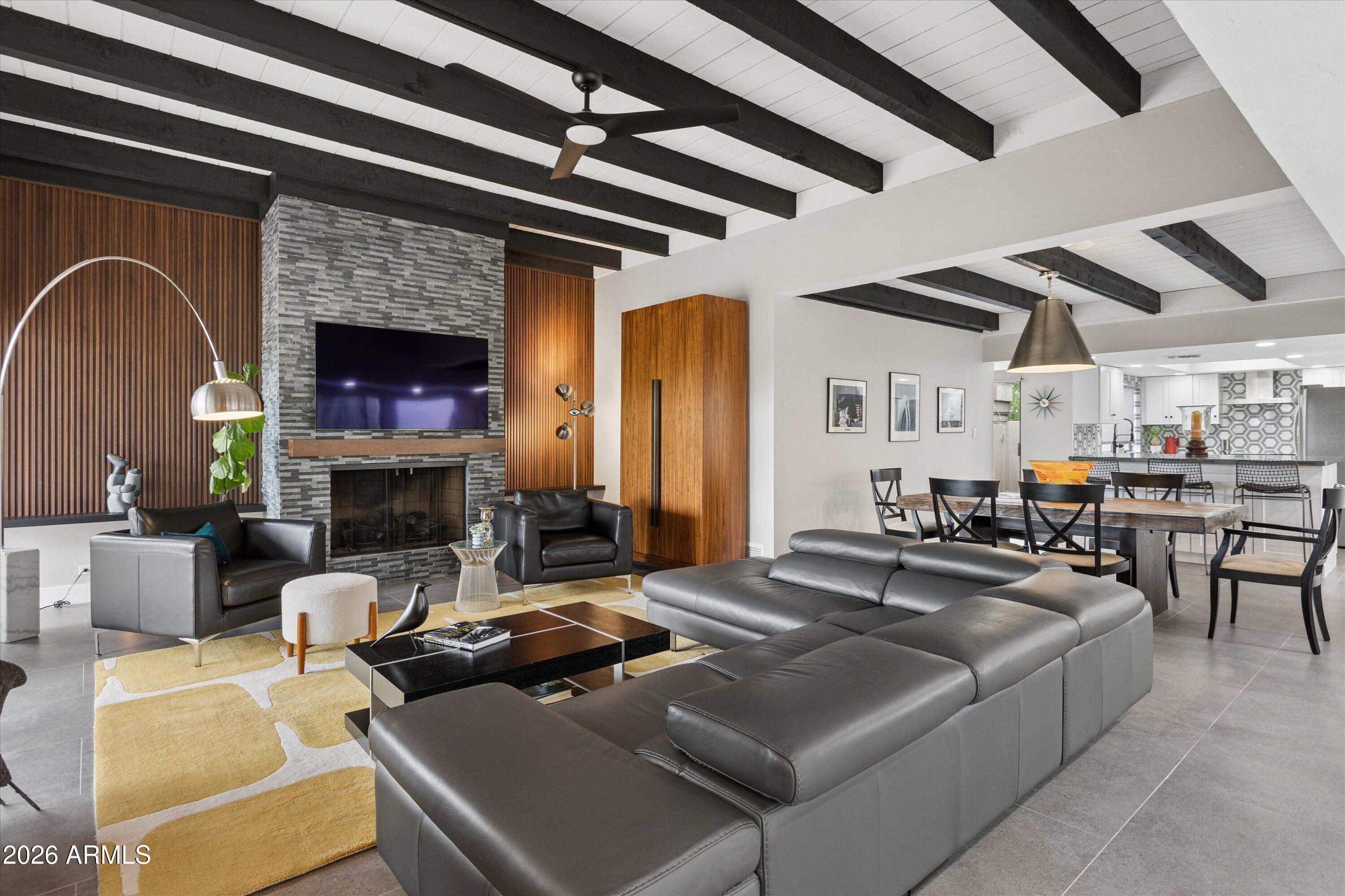 BOULDERS CAREFREE UNIT 1 REPLAT - Residential