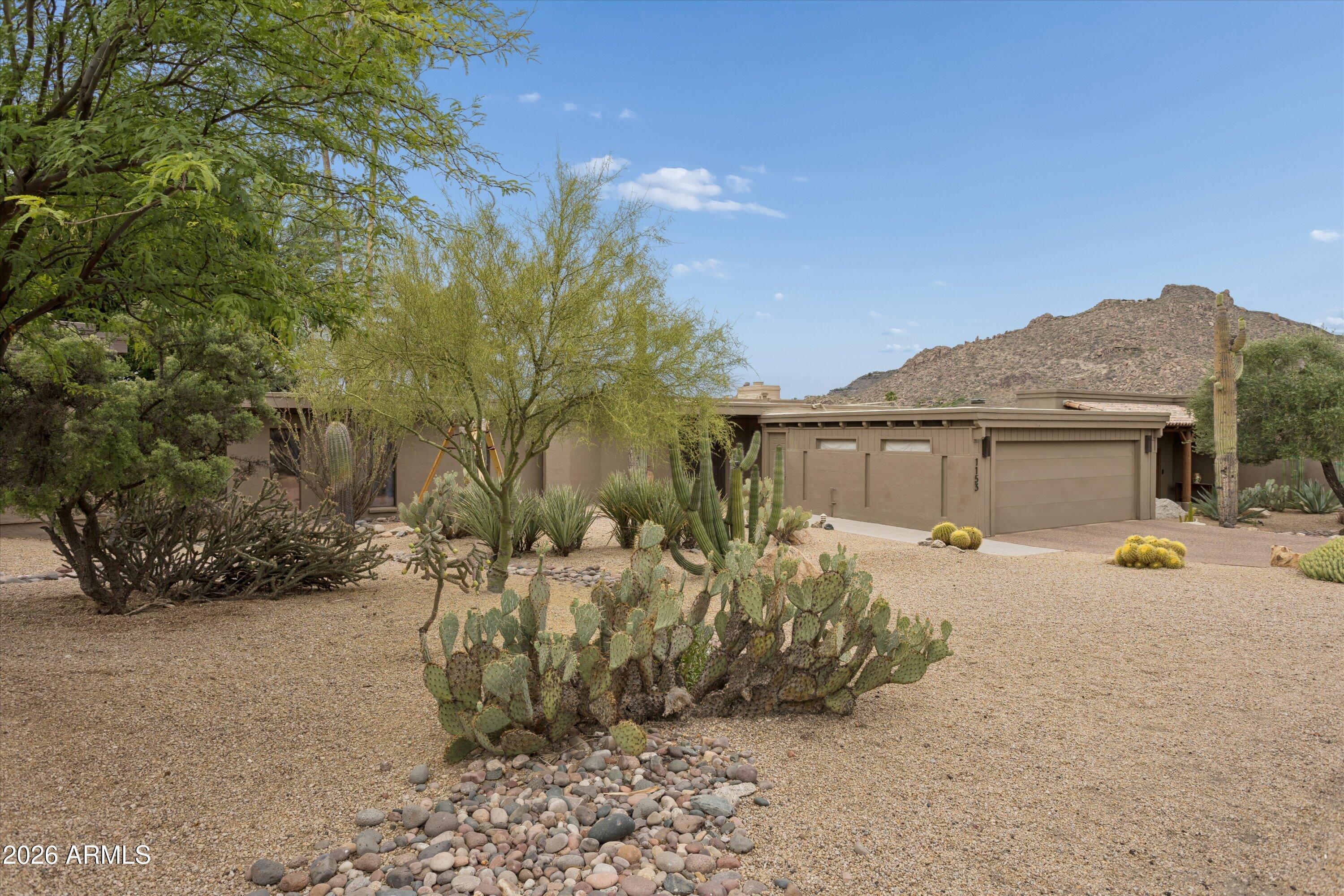 BOULDERS CAREFREE UNIT 1 REPLAT - Residential