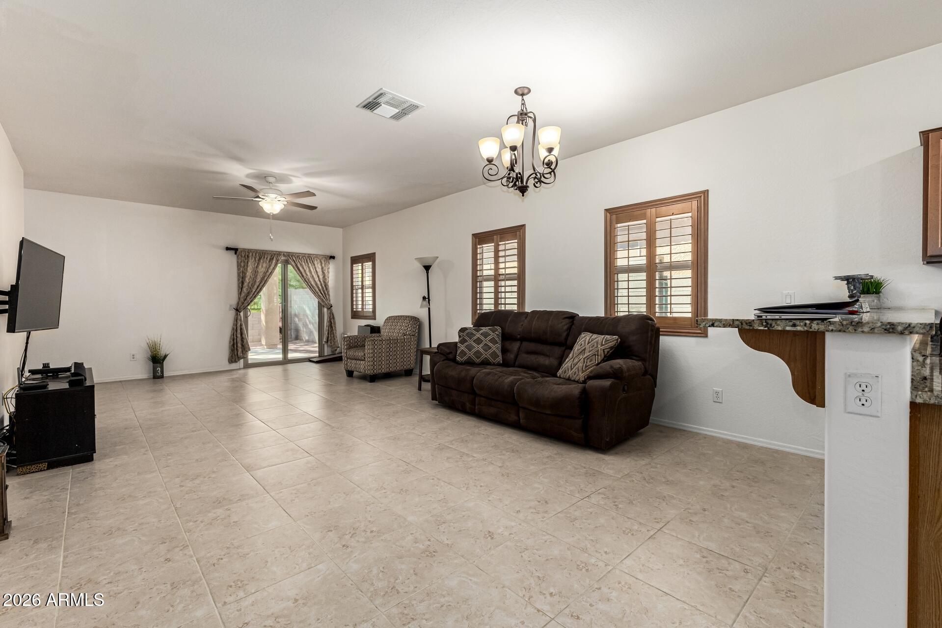 900 W BROADWAY Avenue 62