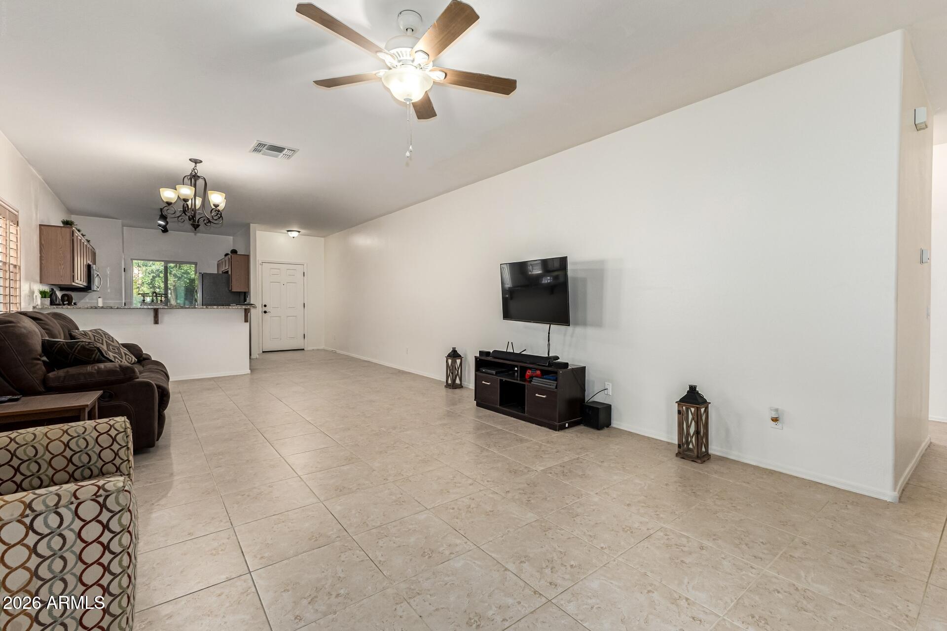 900 W BROADWAY Avenue 62