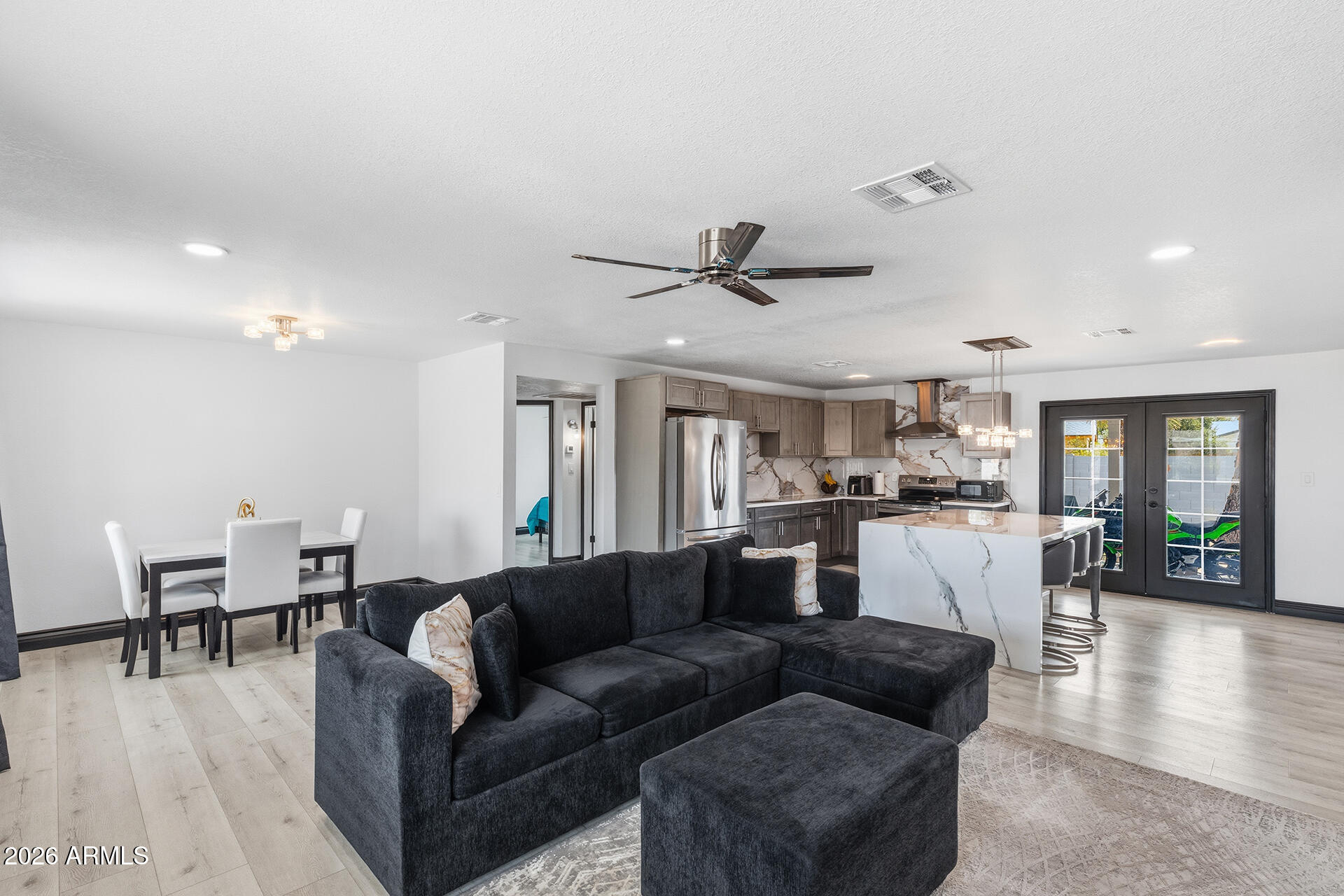 3915 E HILLERY Drive