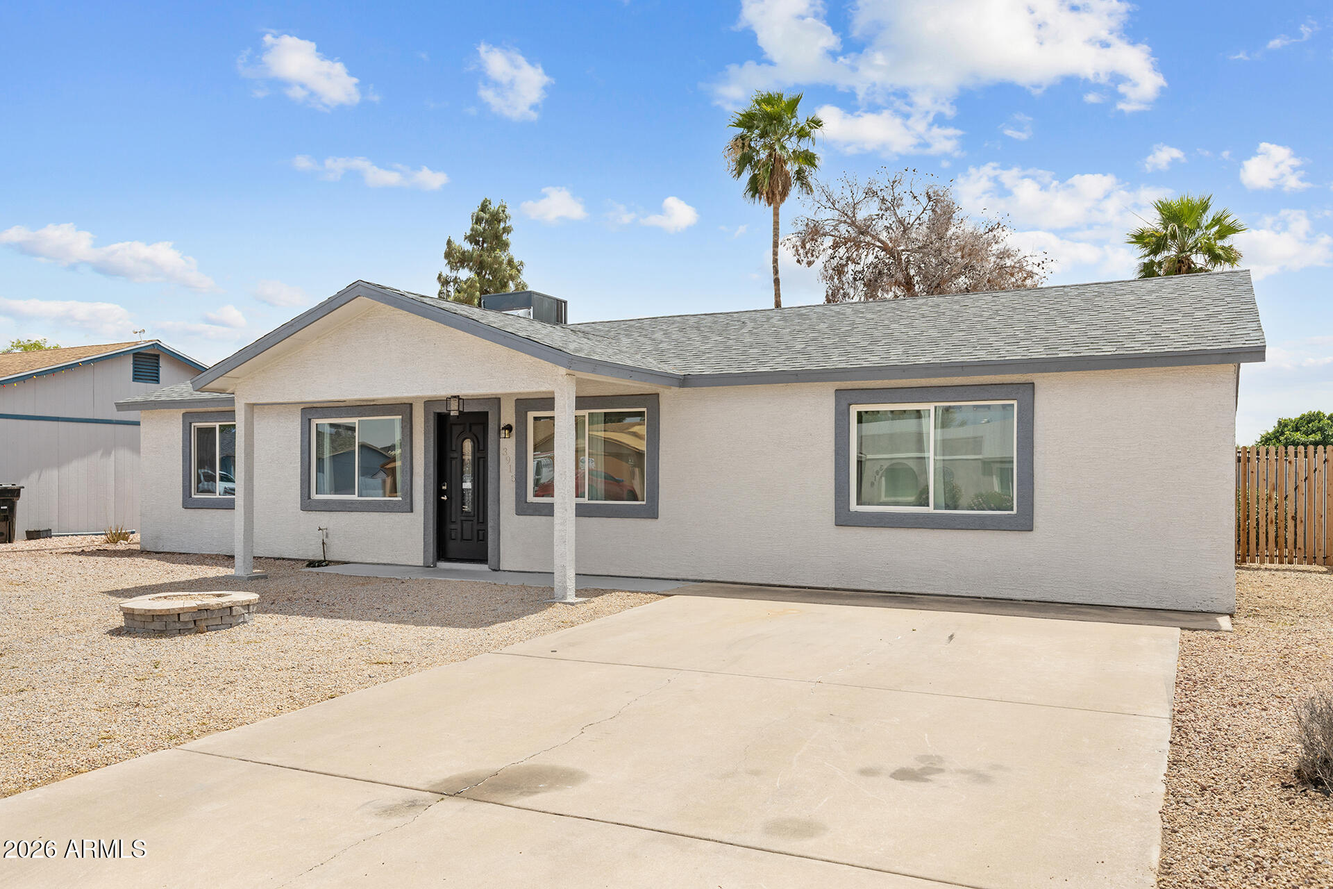 3915 E HILLERY Drive