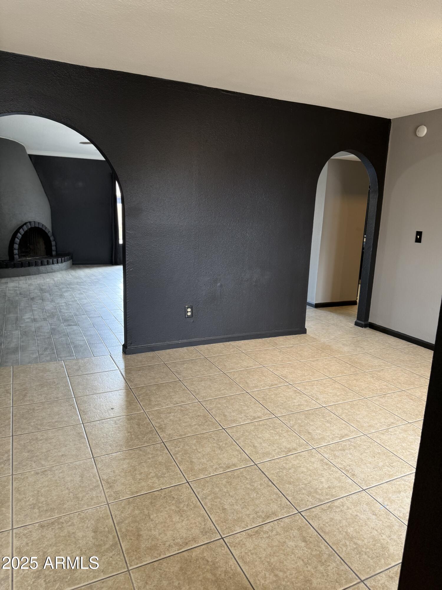 815 W KIVA Avenue