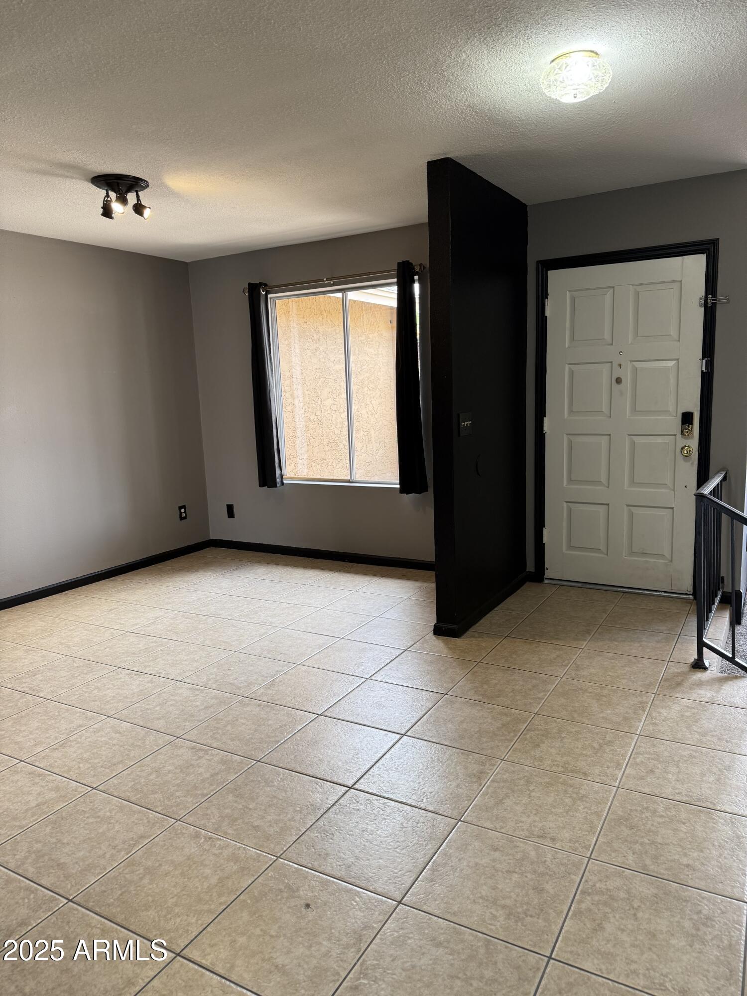 815 W KIVA Avenue