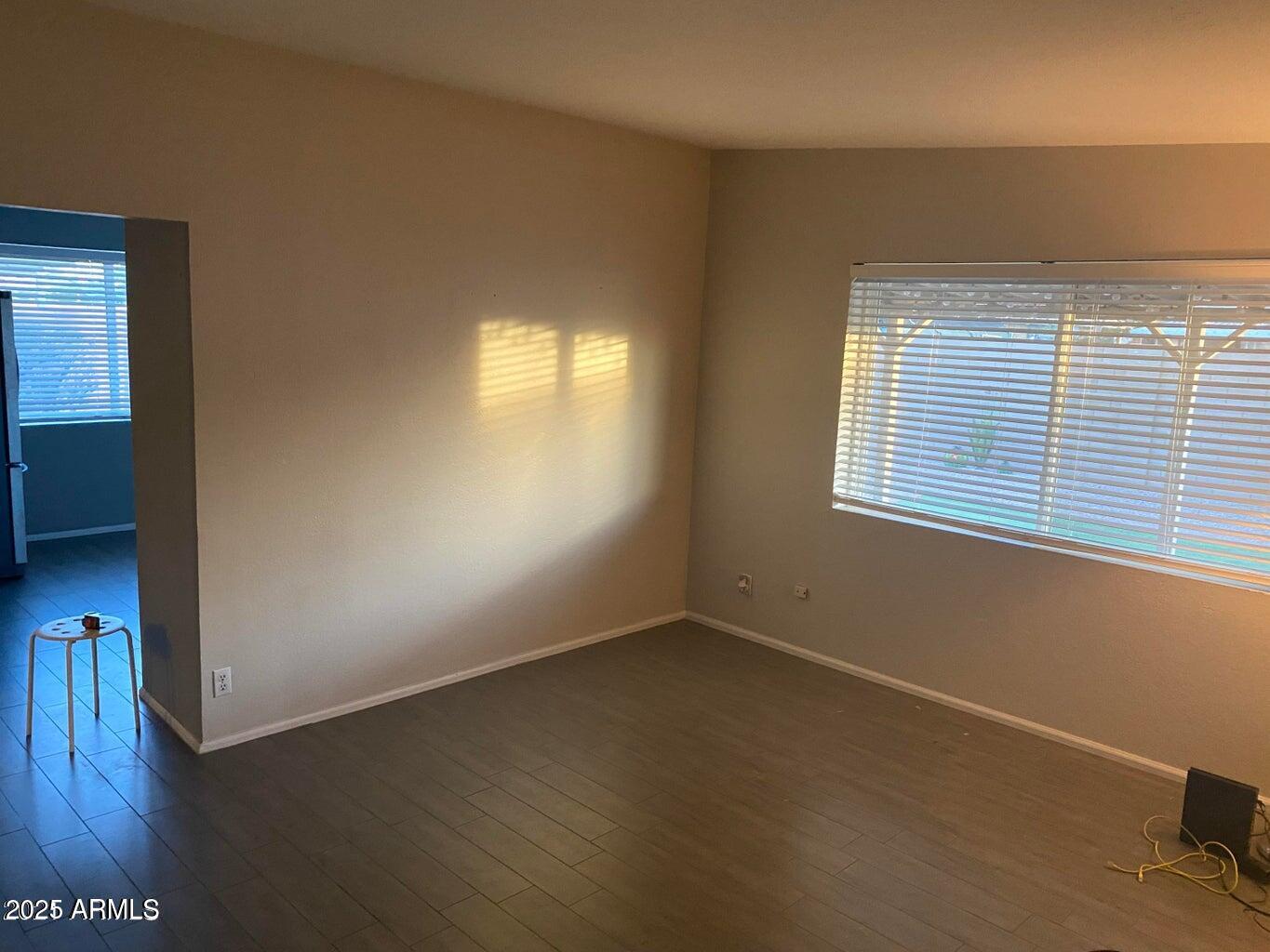 325 E CONTINENTAL Drive