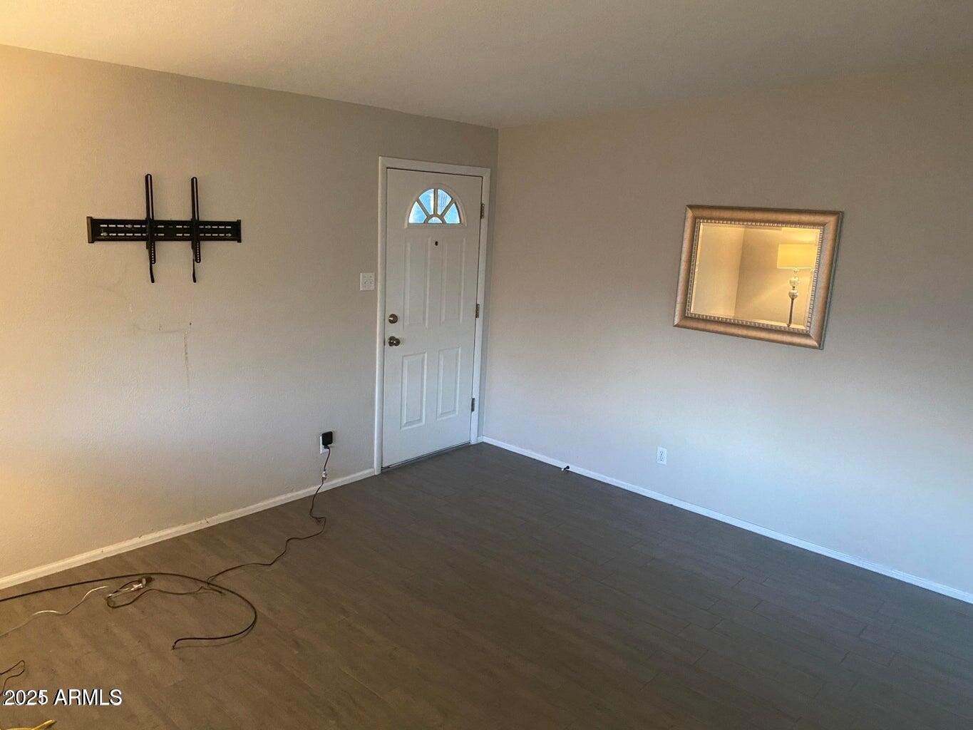 325 E CONTINENTAL Drive