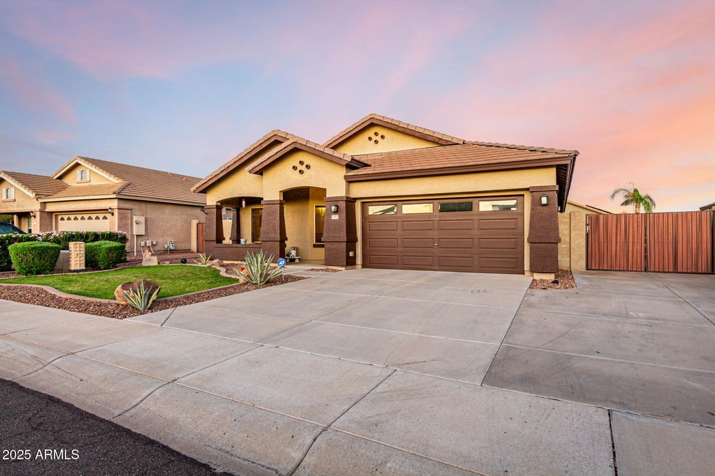 Photo of 21925 N 78th Drive, Peoria, AZ 85383 (MLS # 6931807)