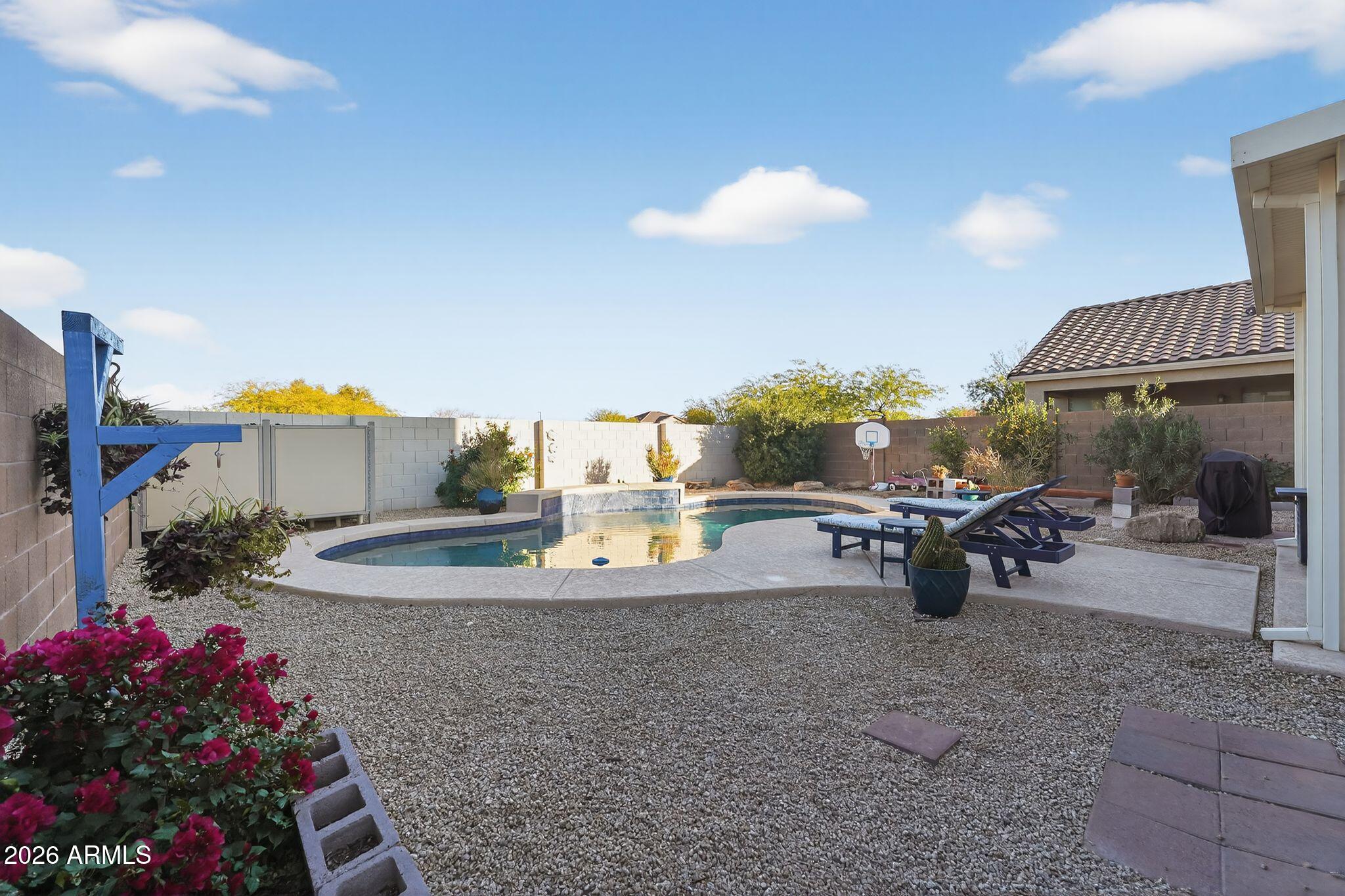 33251 N DOUBLE BAR Road