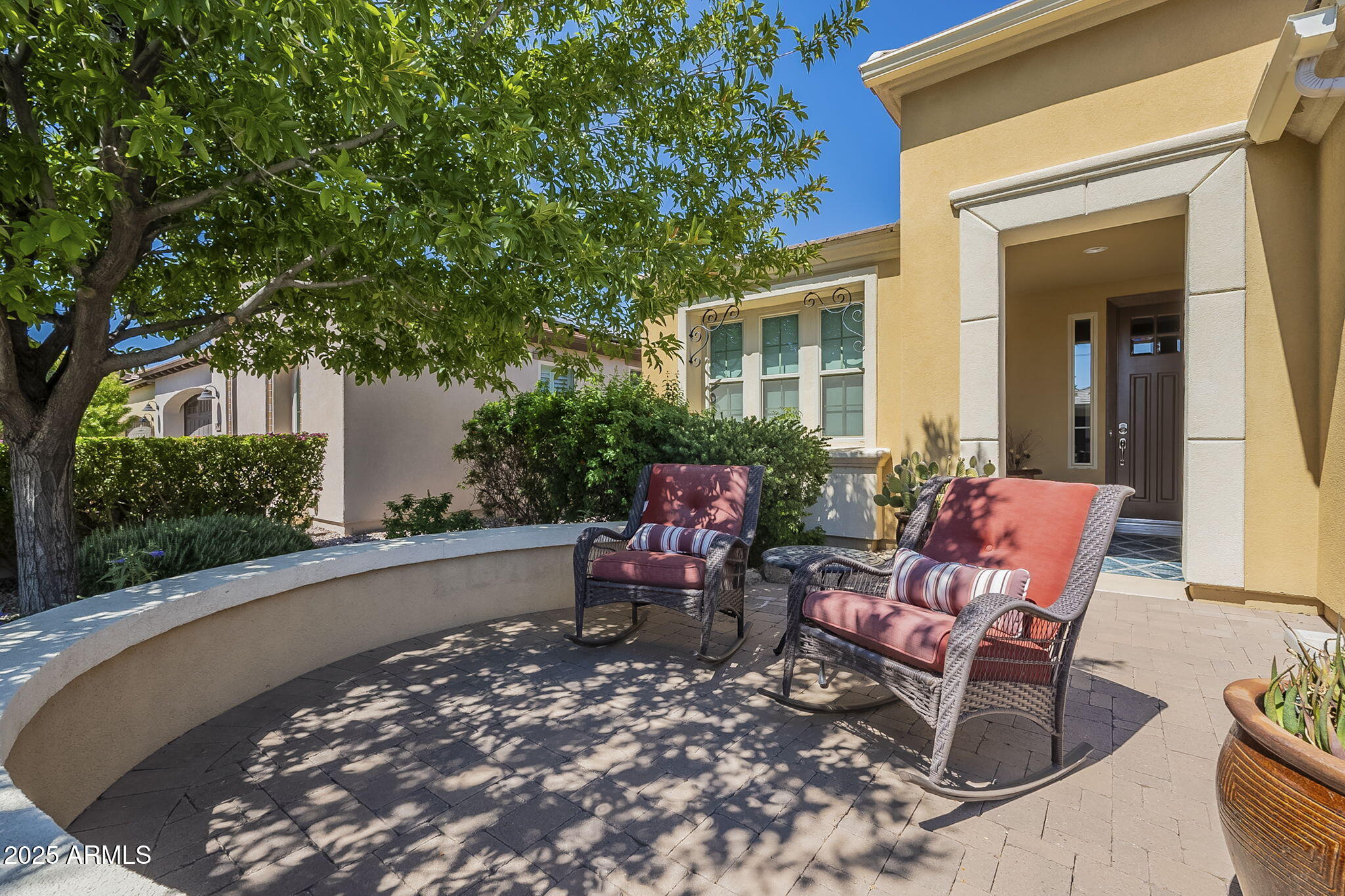 392 E LADDOOS Avenue