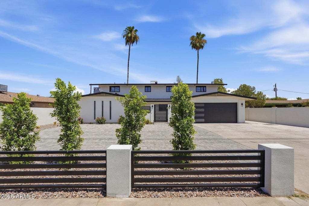 Photo of 7625 N 39th Avenue, Phoenix, AZ 85051 (MLS # 7053084)