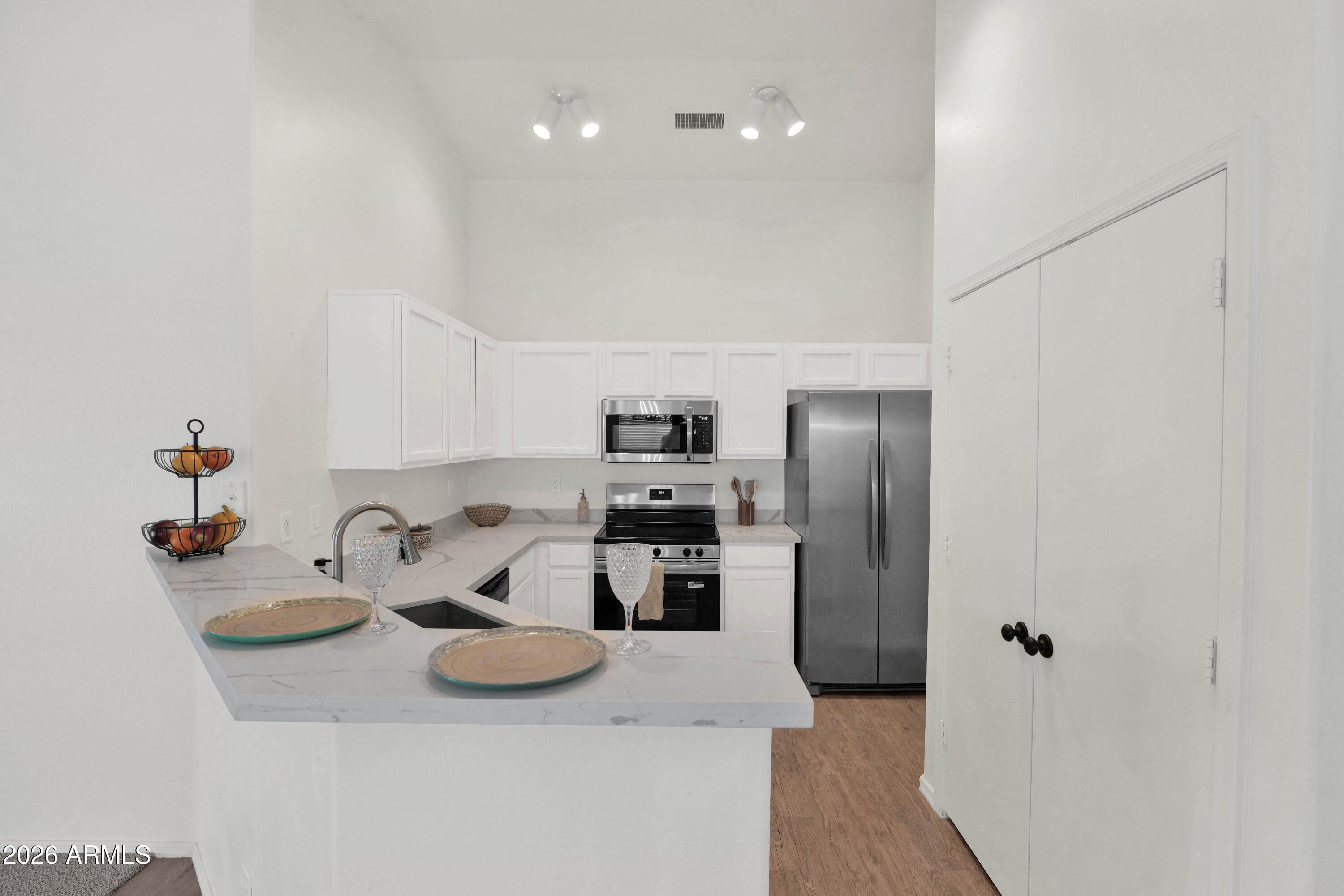 10215 E KIVA Avenue