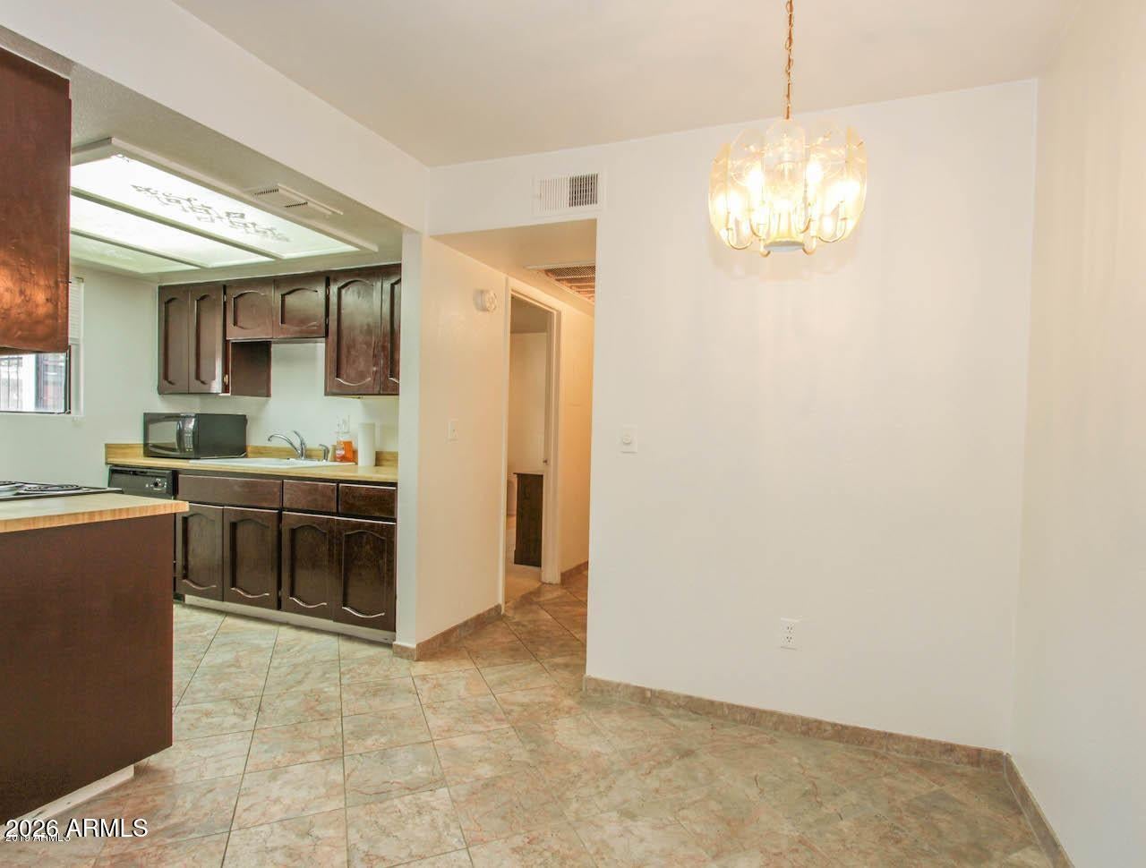 3119 W COCHISE -- 138