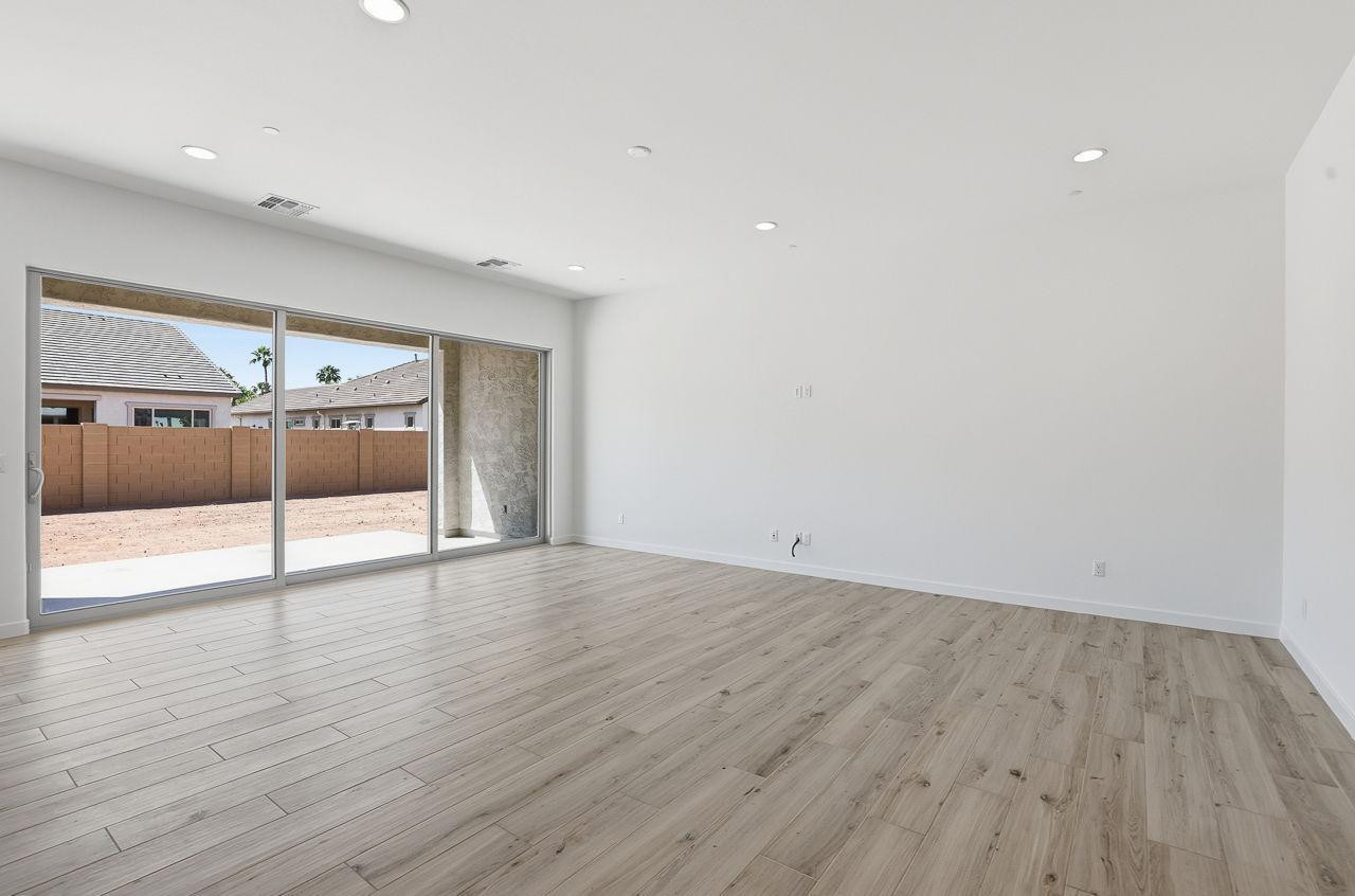 2517 E Presidio Street