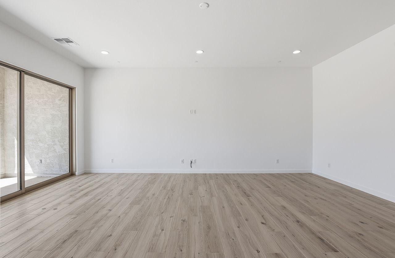 2517 E Presidio Street