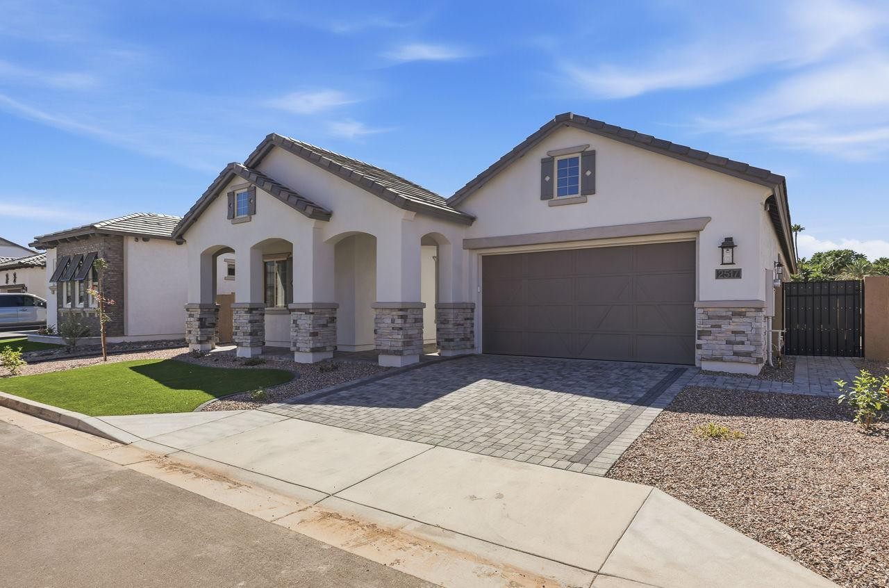 2517 E Presidio Street