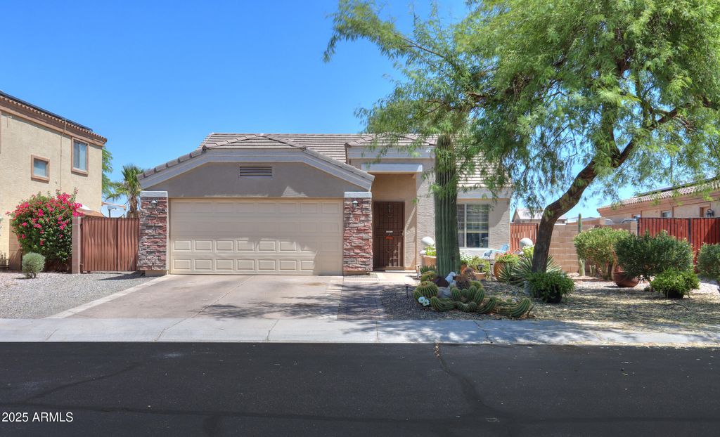 Photo of 586 E Dragon Springs Drive, Casa Grande, AZ 85122 (MLS # 6901458)