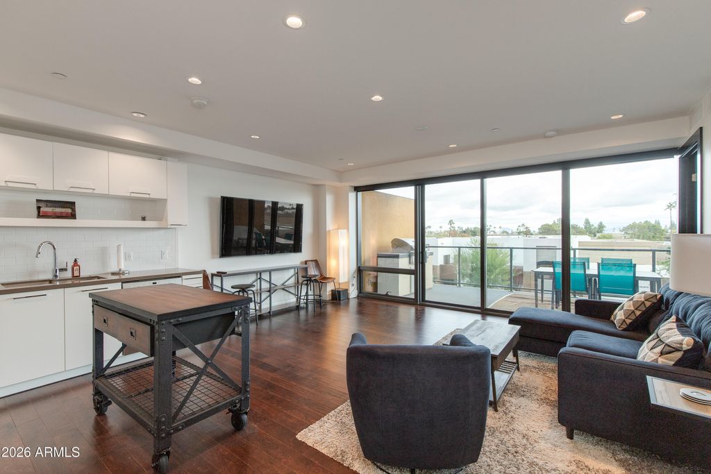 Photo of 4422 N 75th Street #3010, Scottsdale, AZ 85251 (MLS # 6997315)