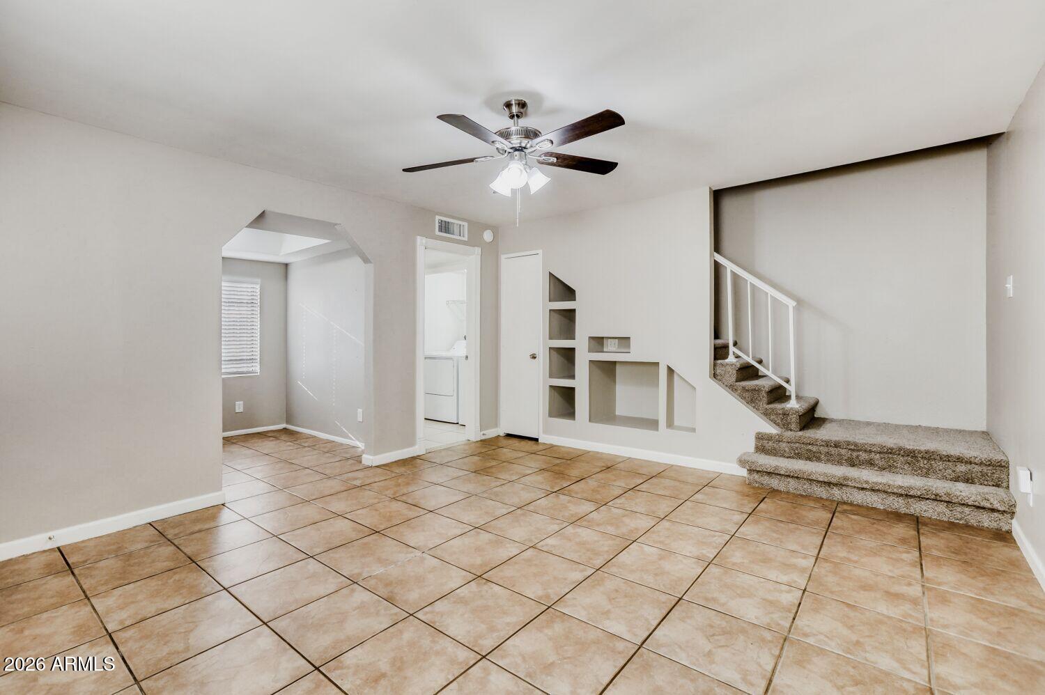 2311 E HARTFORD Avenue 14