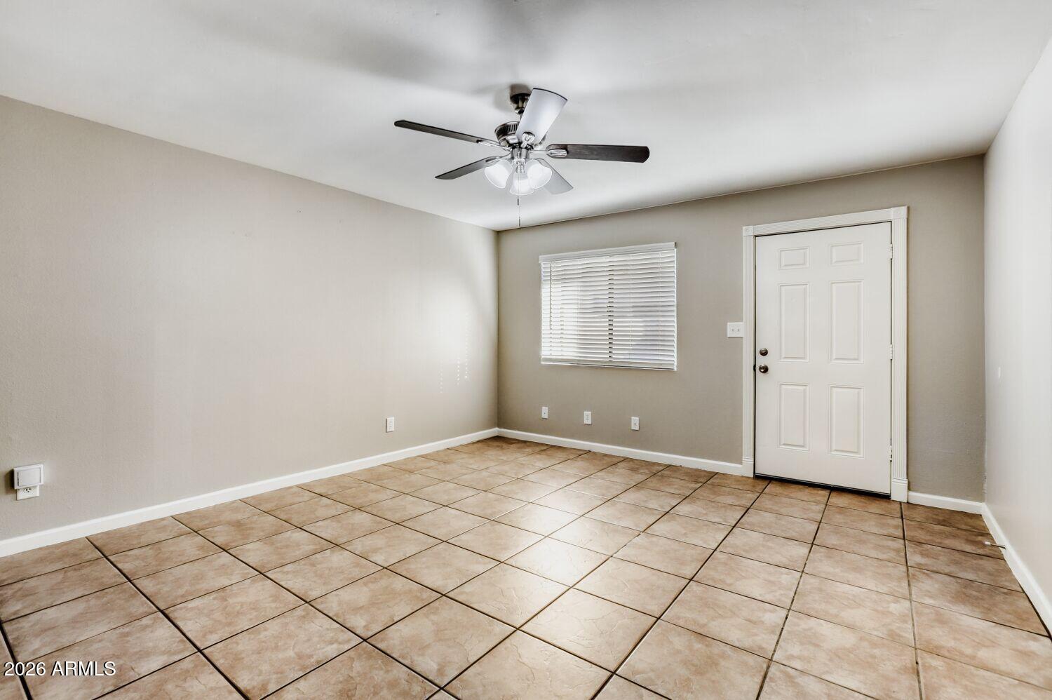 2311 E HARTFORD Avenue 14