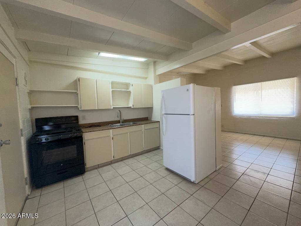 1800 E FRY Boulevard 7