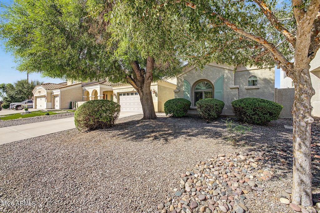 Photo of 2046 E Carob Drive, Chandler, AZ 85286 (MLS # 7094249)