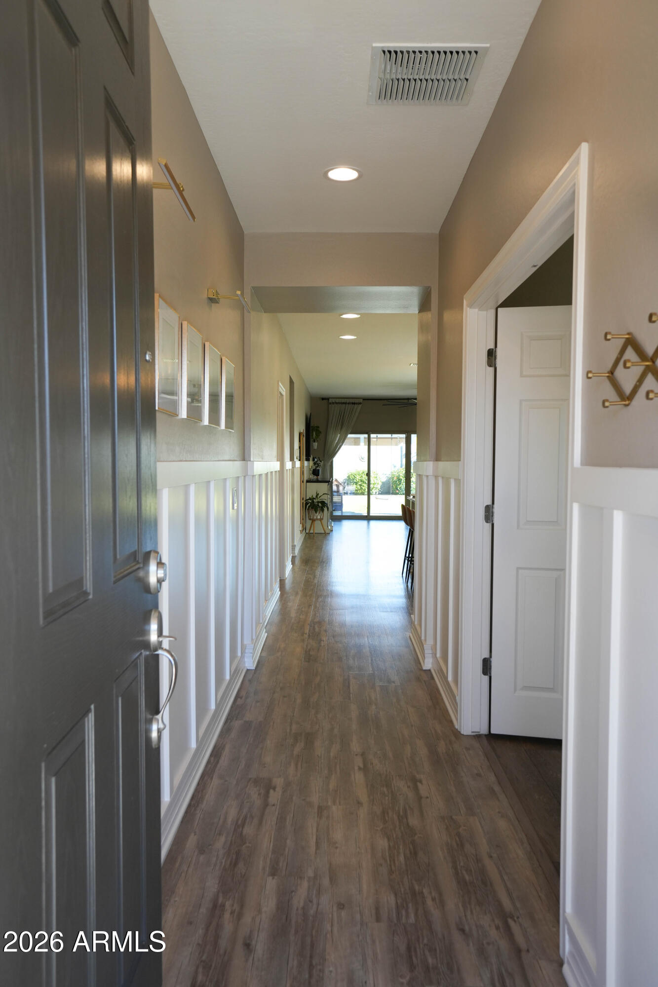 884 W WHISTLING THORN Avenue