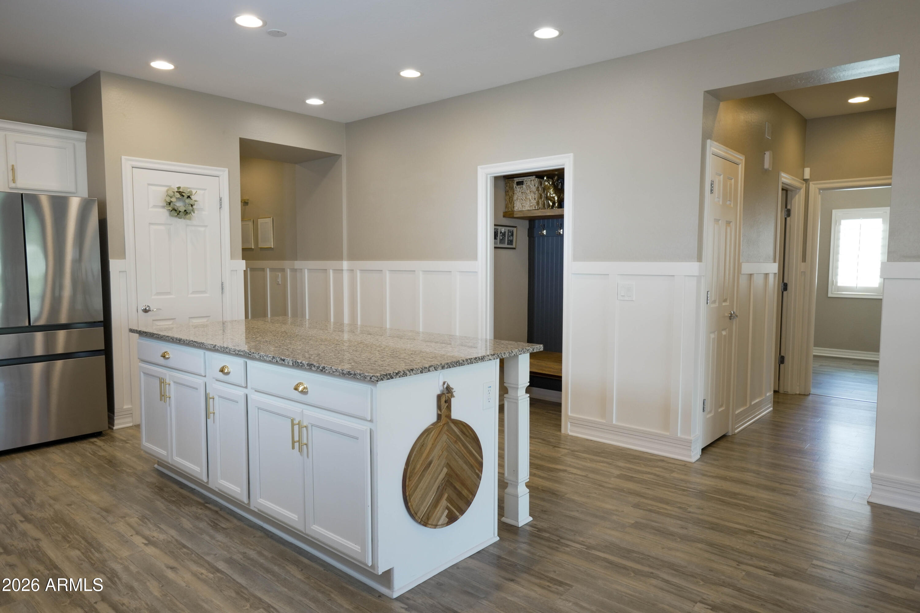 884 W WHISTLING THORN Avenue