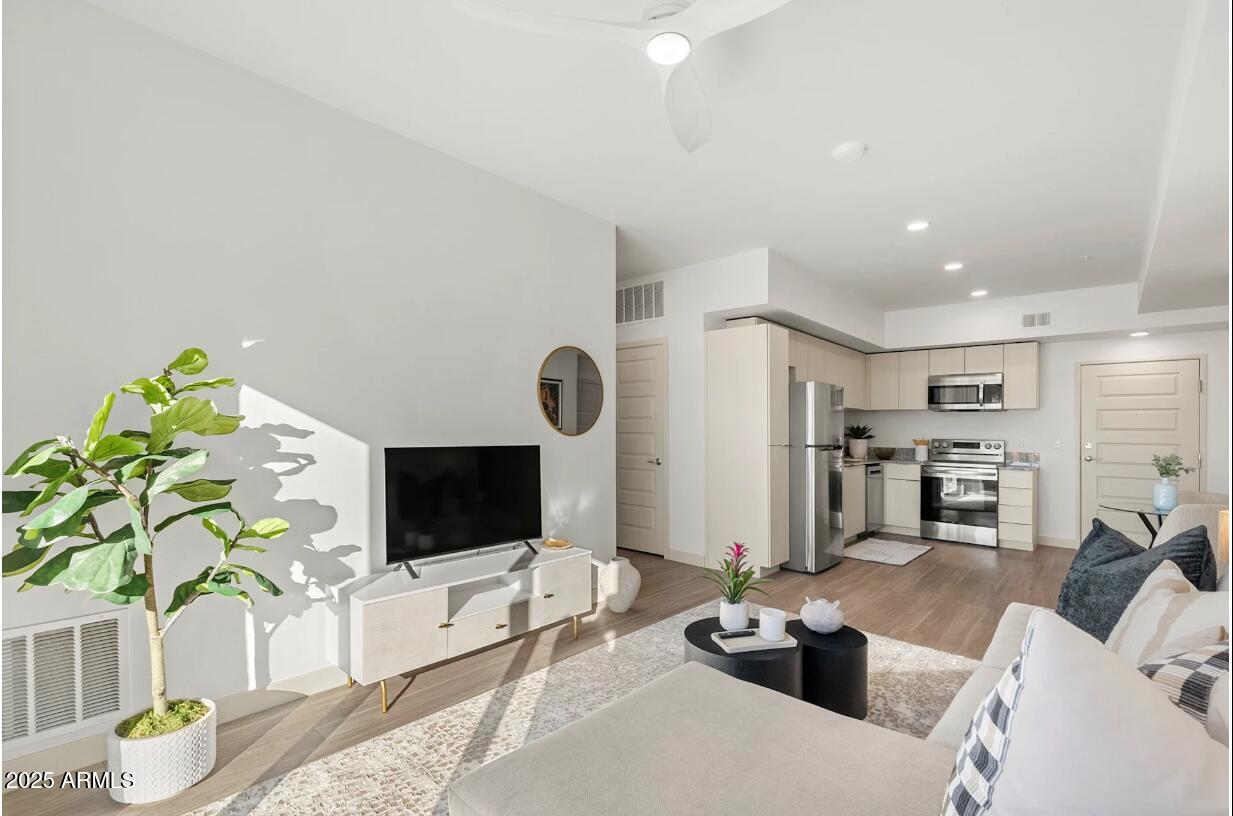 9275 N 29TH Avenue 2