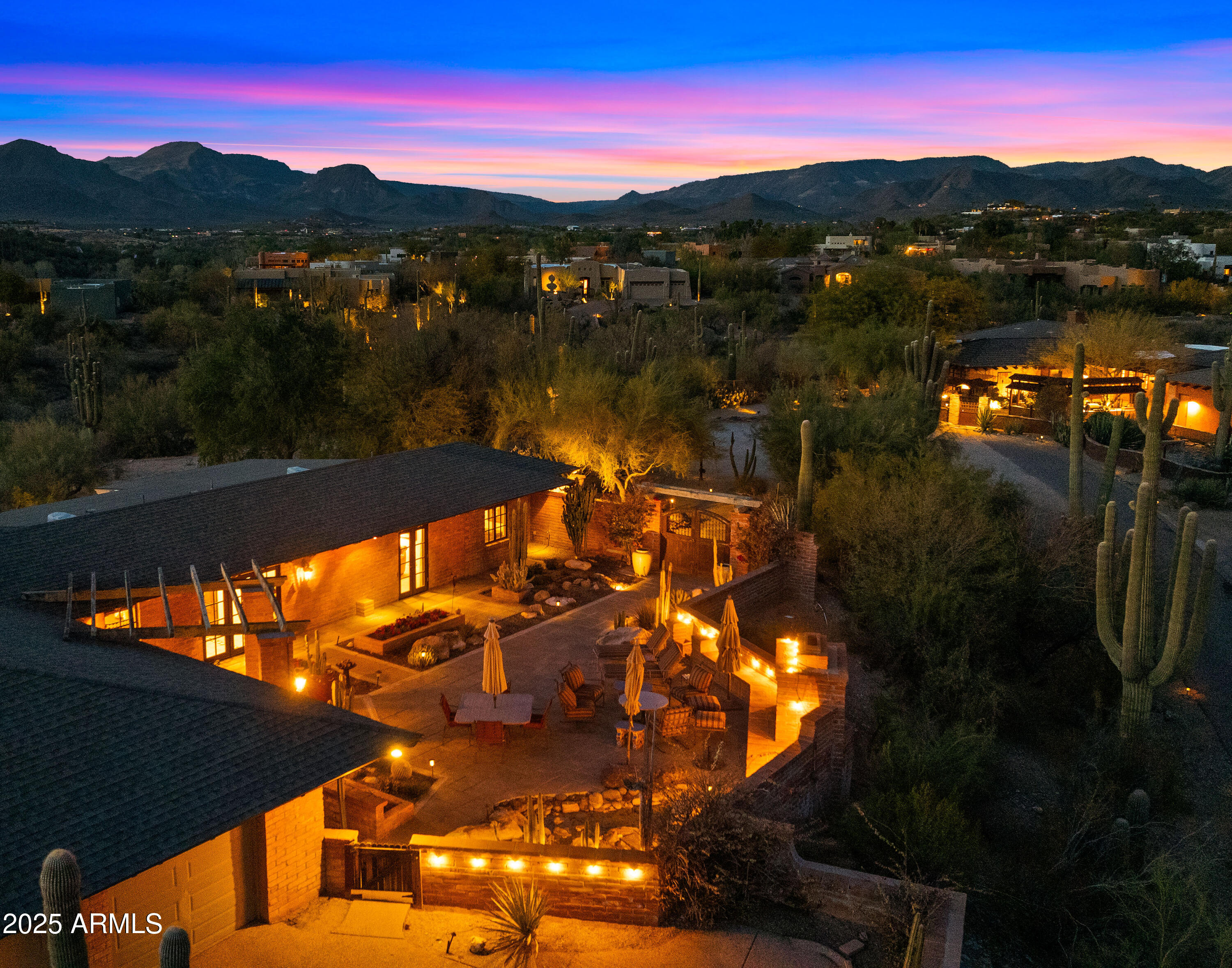 5480 E DESERT CREEK Lane